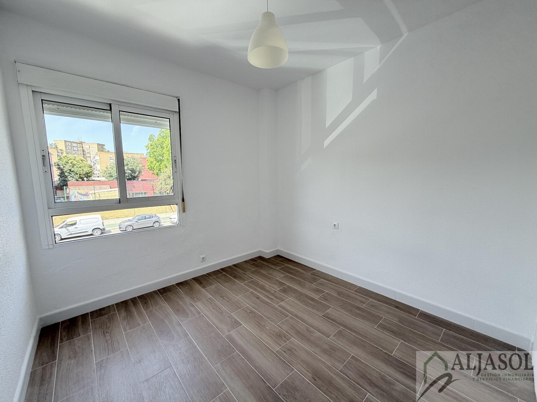 For sale of flat in Sevilla