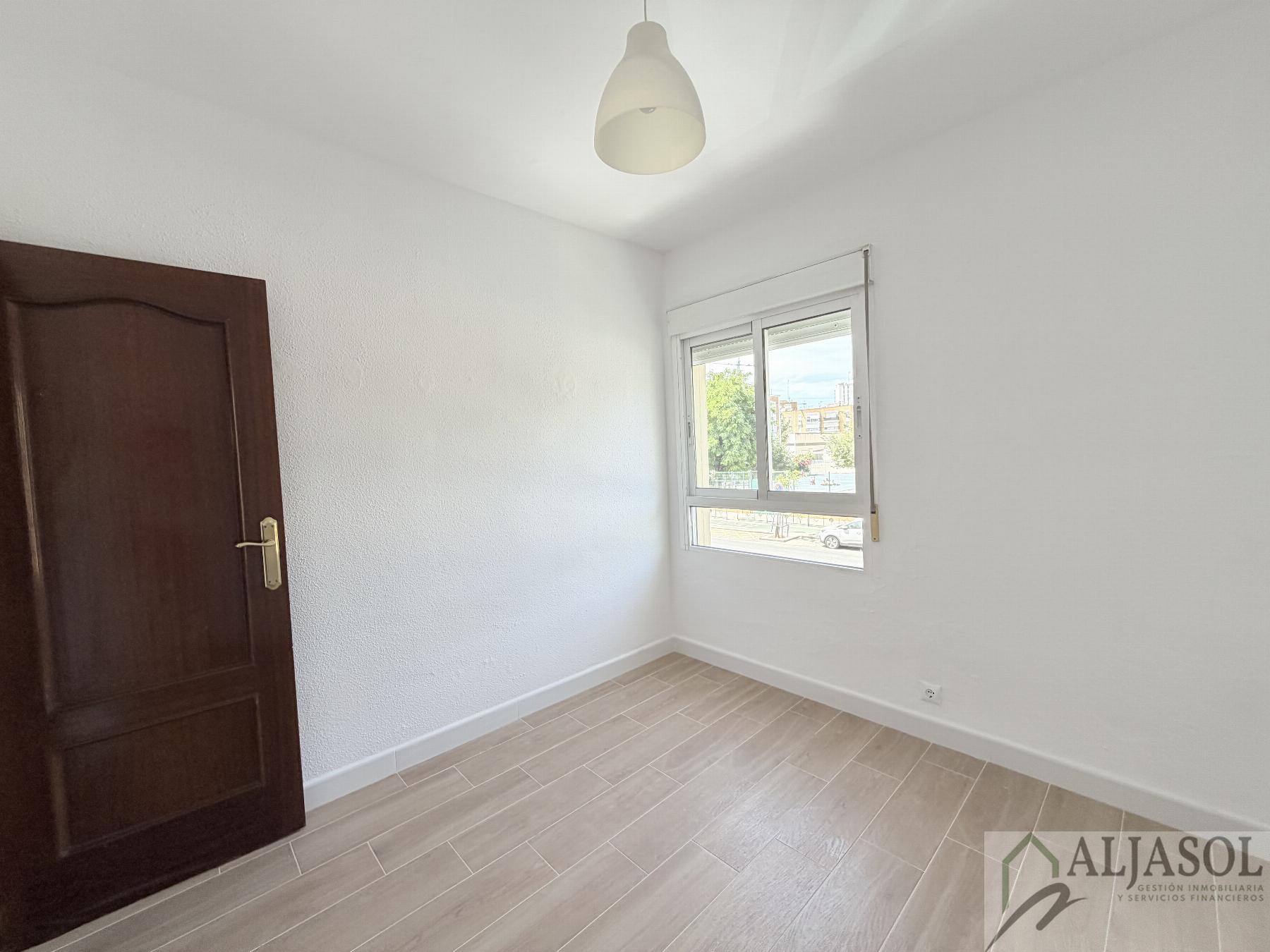 For sale of flat in Sevilla