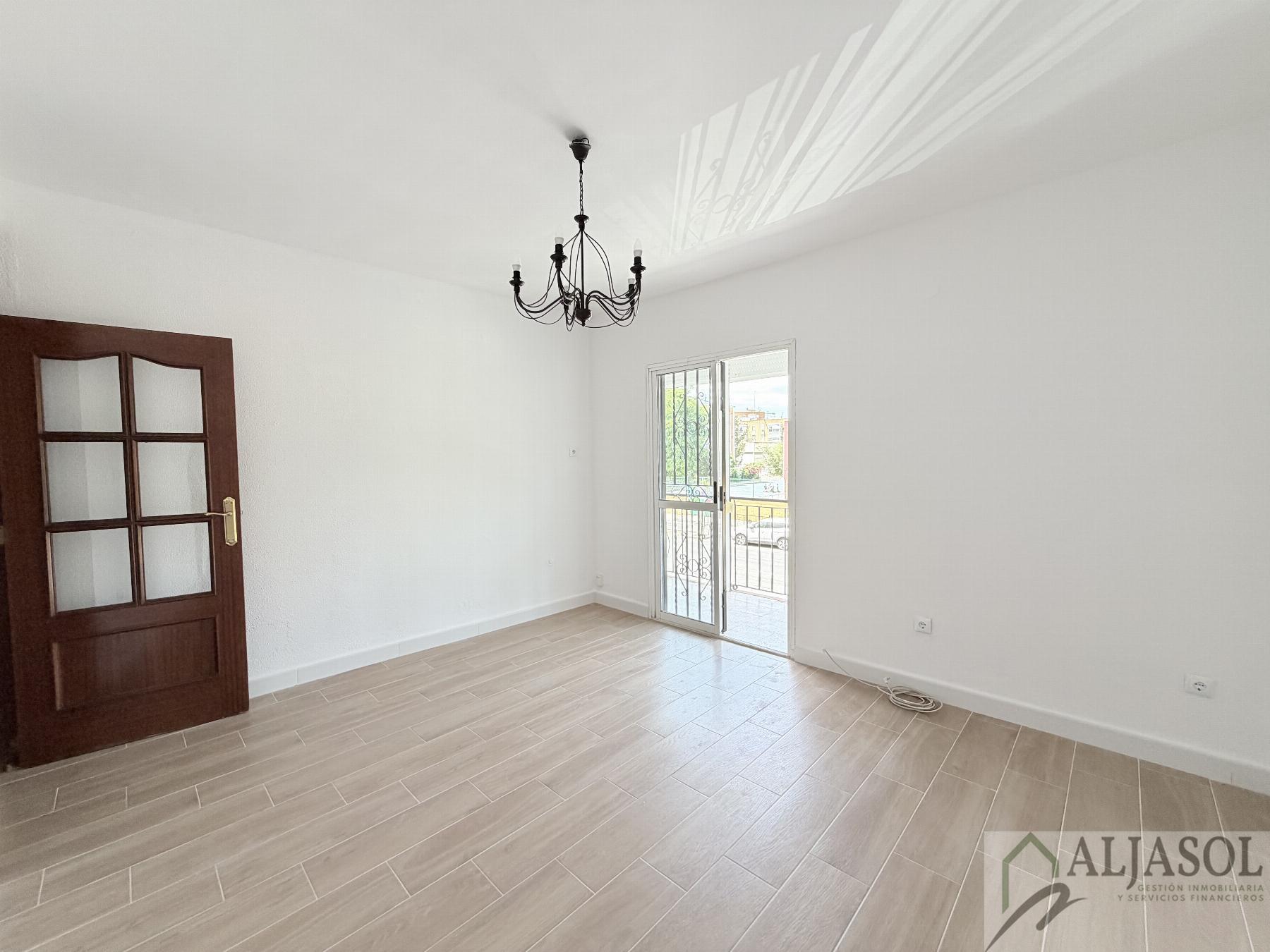 For sale of flat in Sevilla
