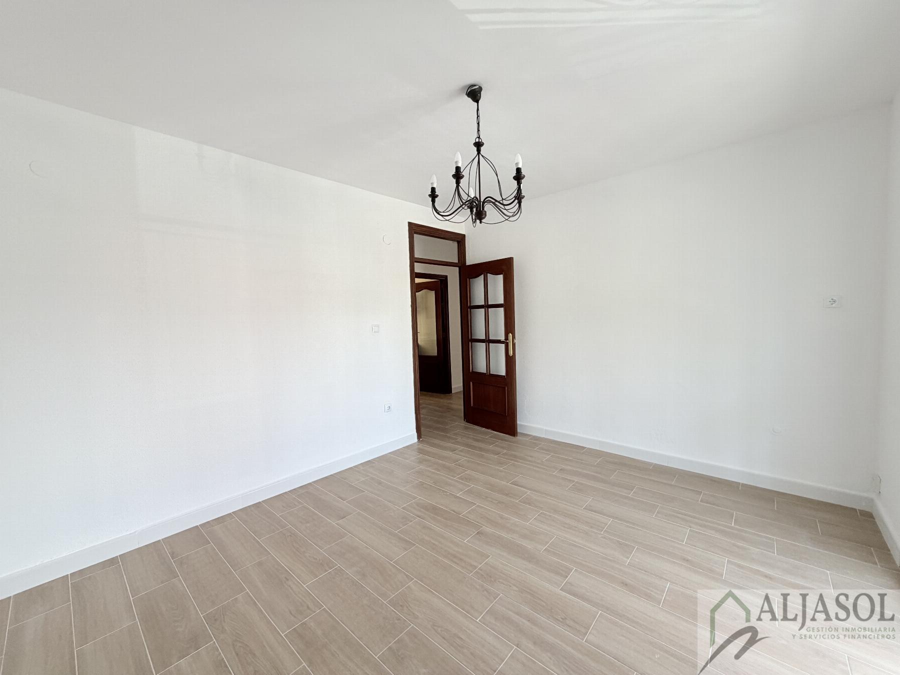 For sale of flat in Sevilla