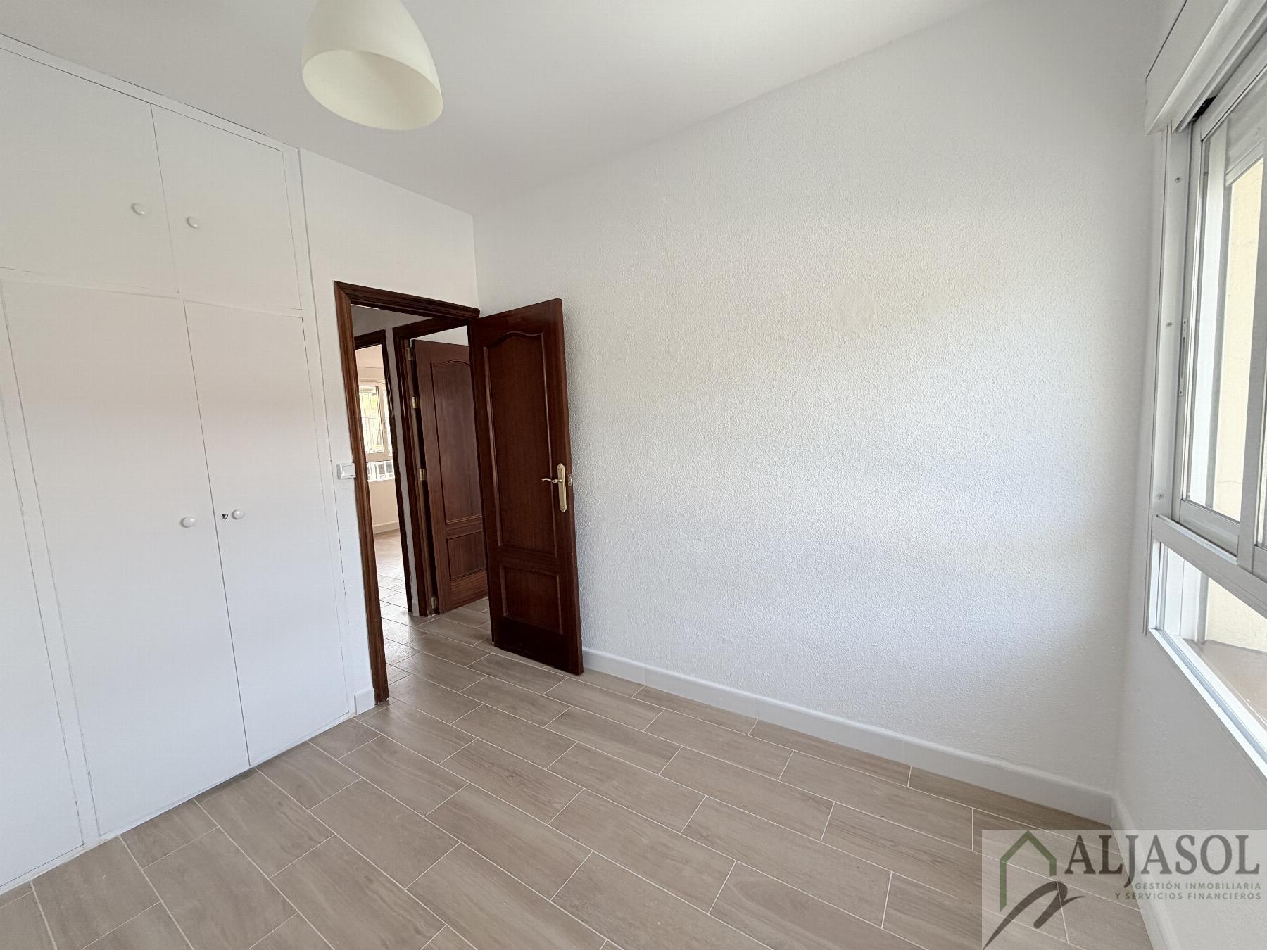 For sale of flat in Sevilla