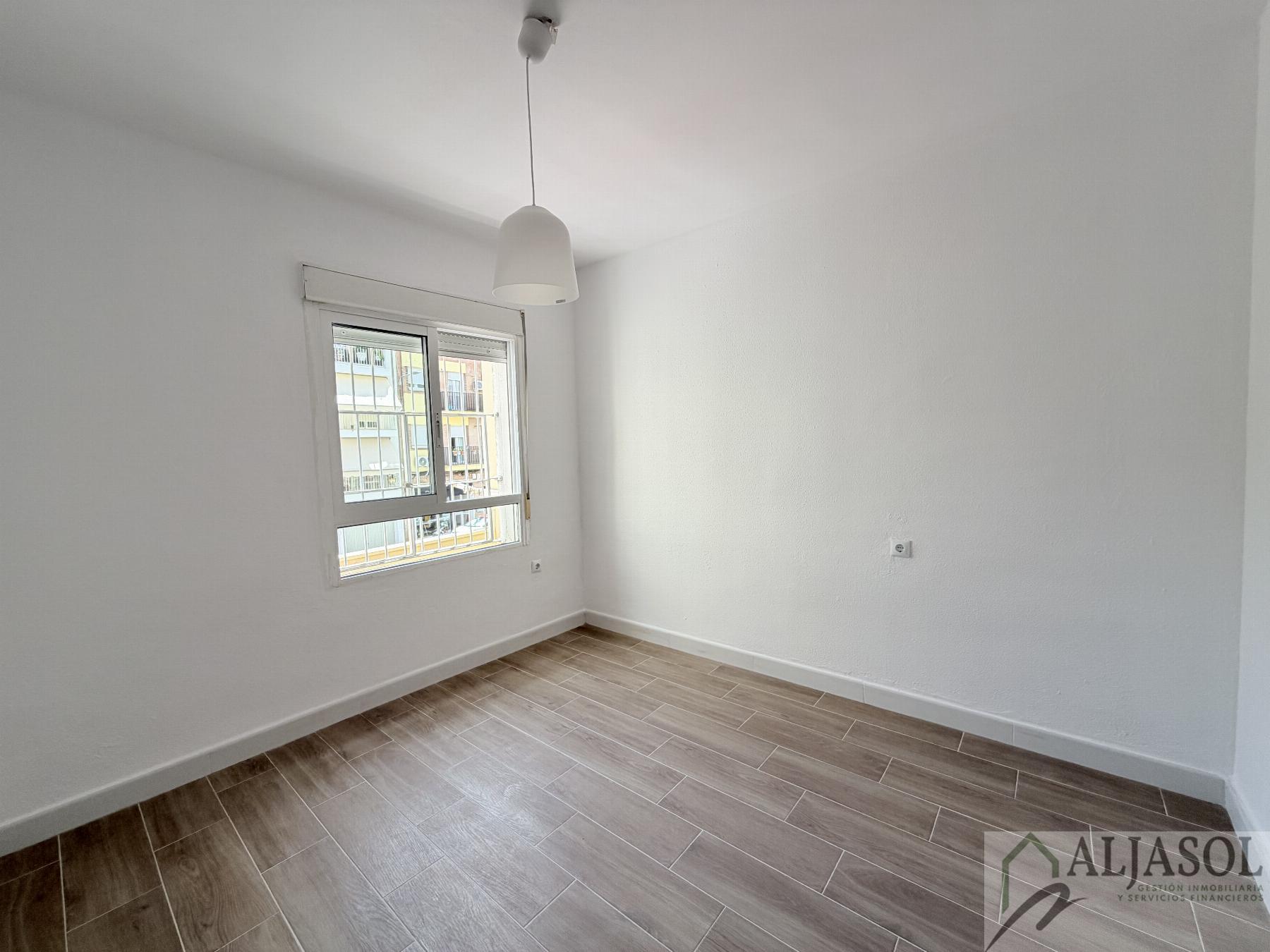 For sale of flat in Sevilla