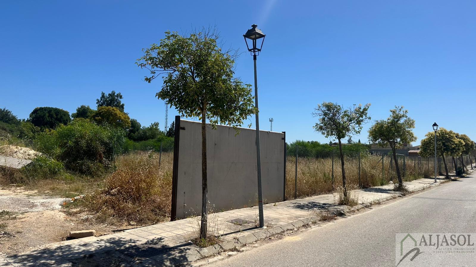 Venta de terreno en Palomares del Río