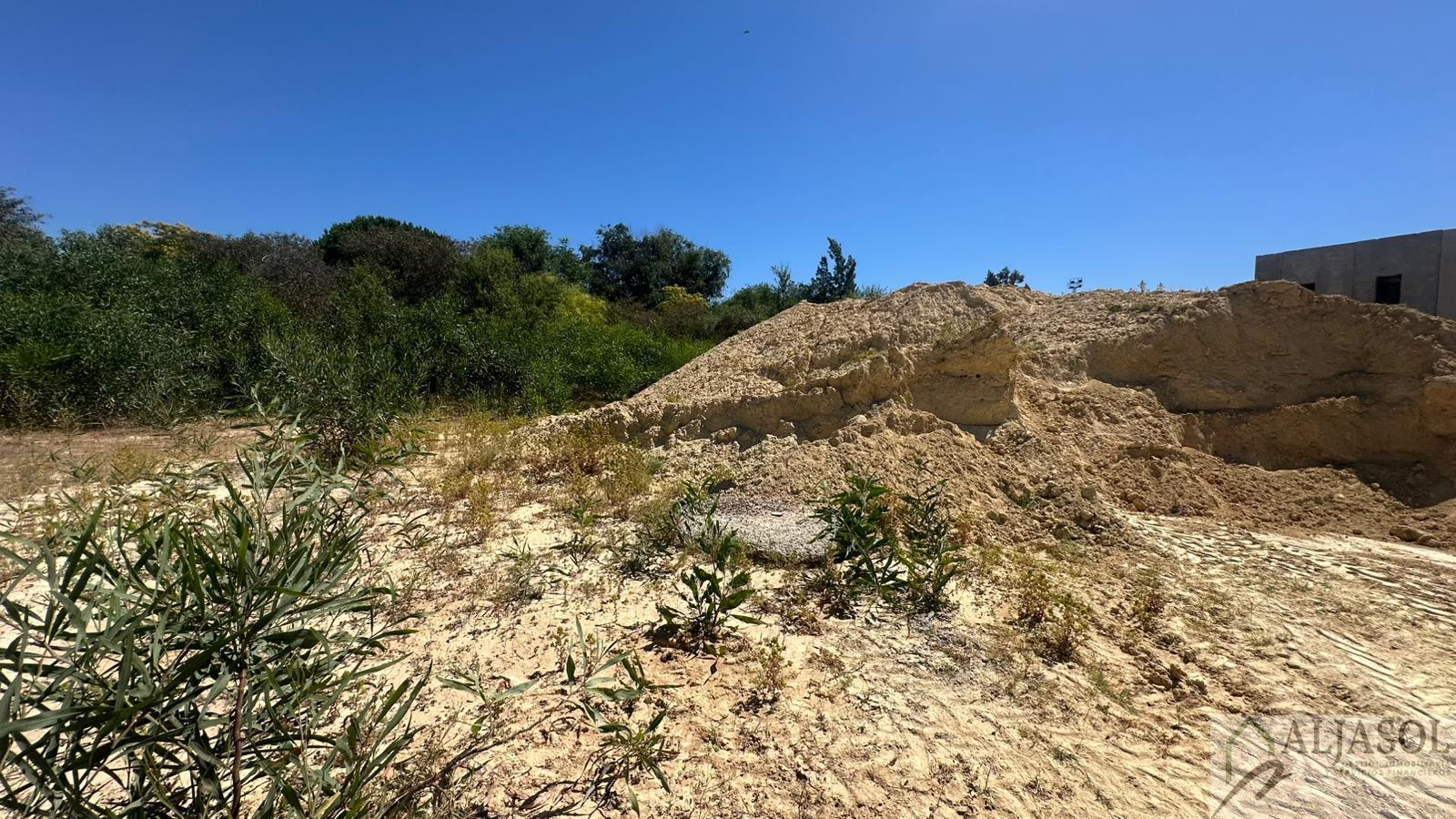 Venta de terreno en Palomares del Río