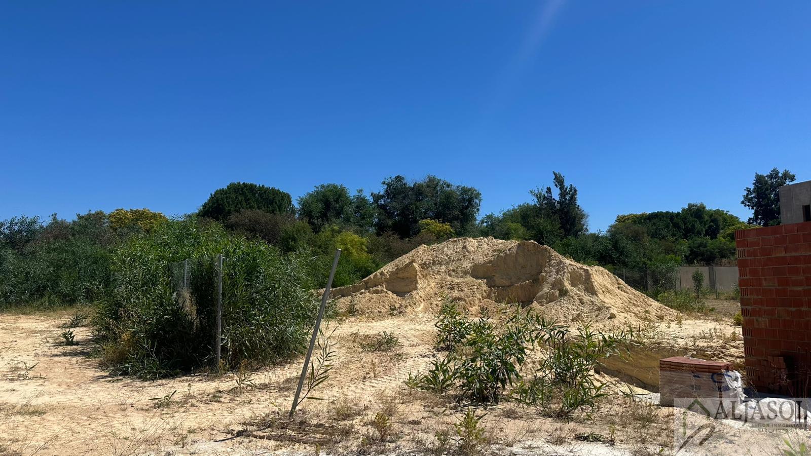 Venta de terreno en Palomares del Río