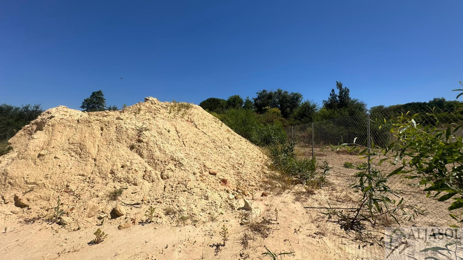 Venta de terreno en Palomares del Río