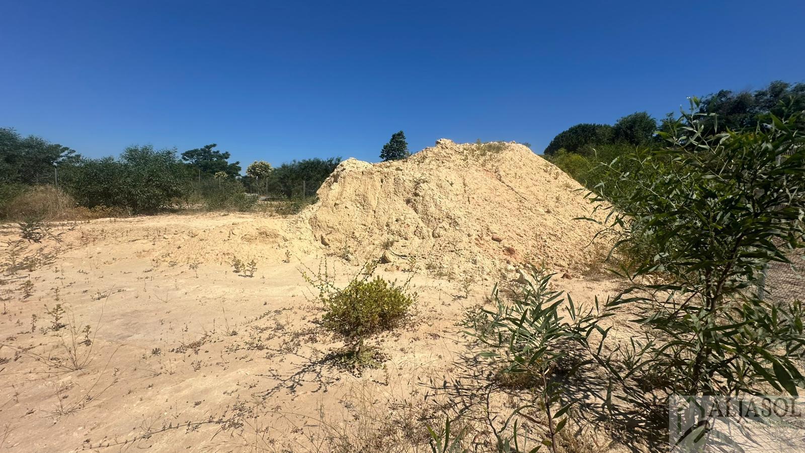 Venta de terreno en Palomares del Río