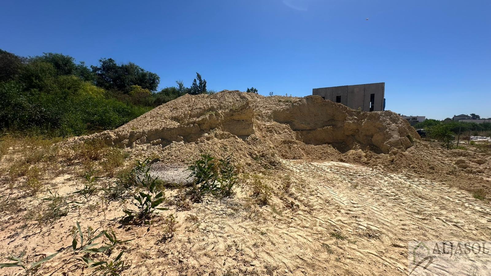 Venta de terreno en Palomares del Río
