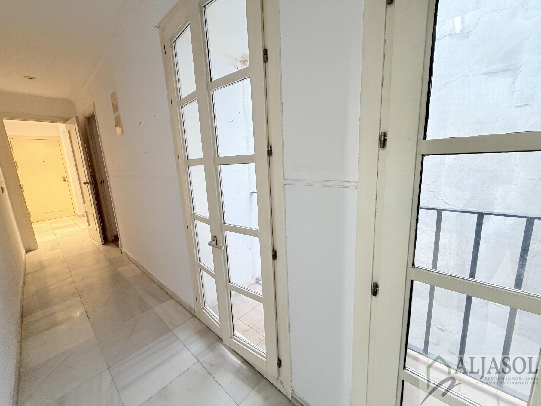 For sale of flat in Sevilla