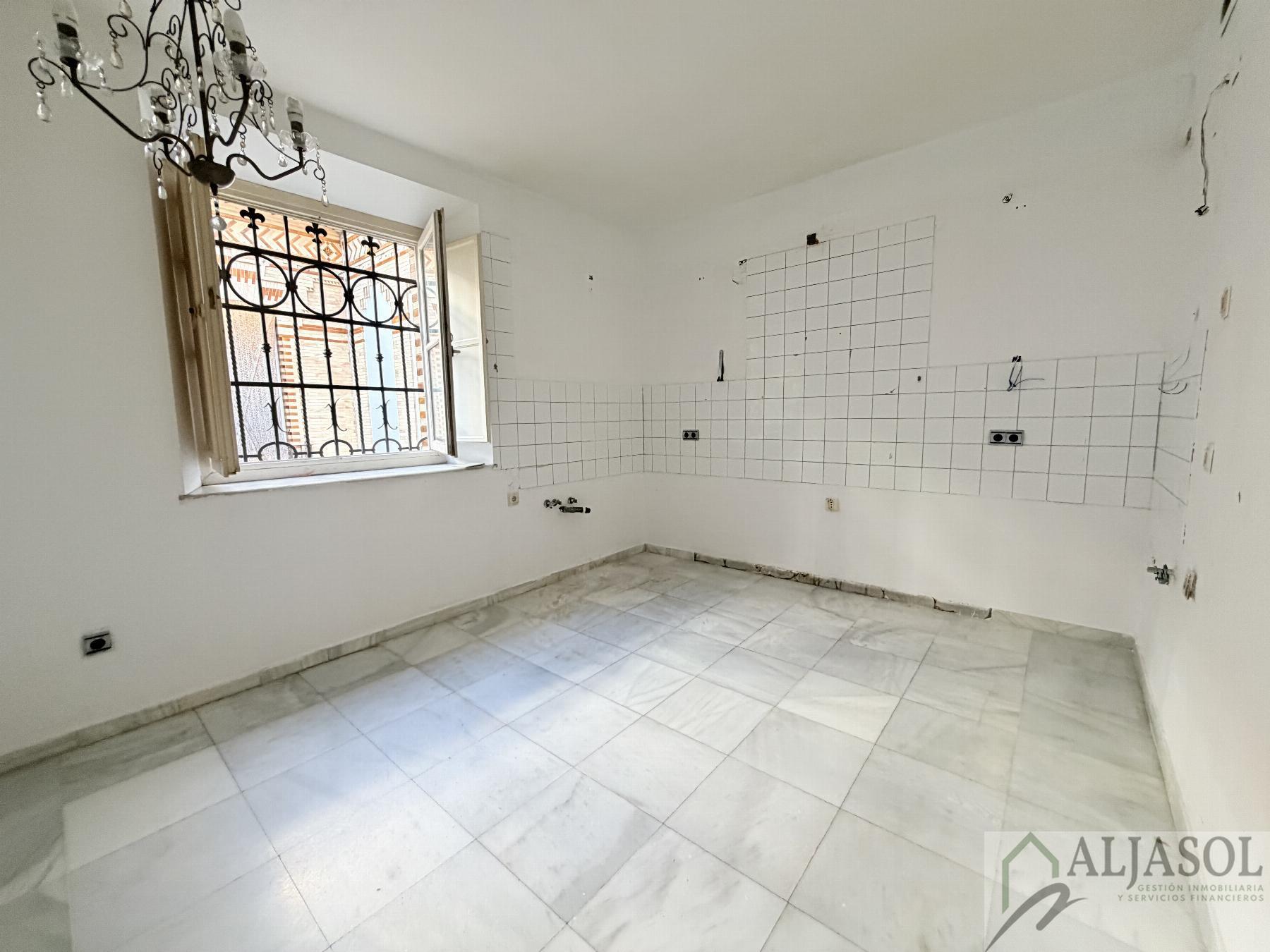 For sale of flat in Sevilla