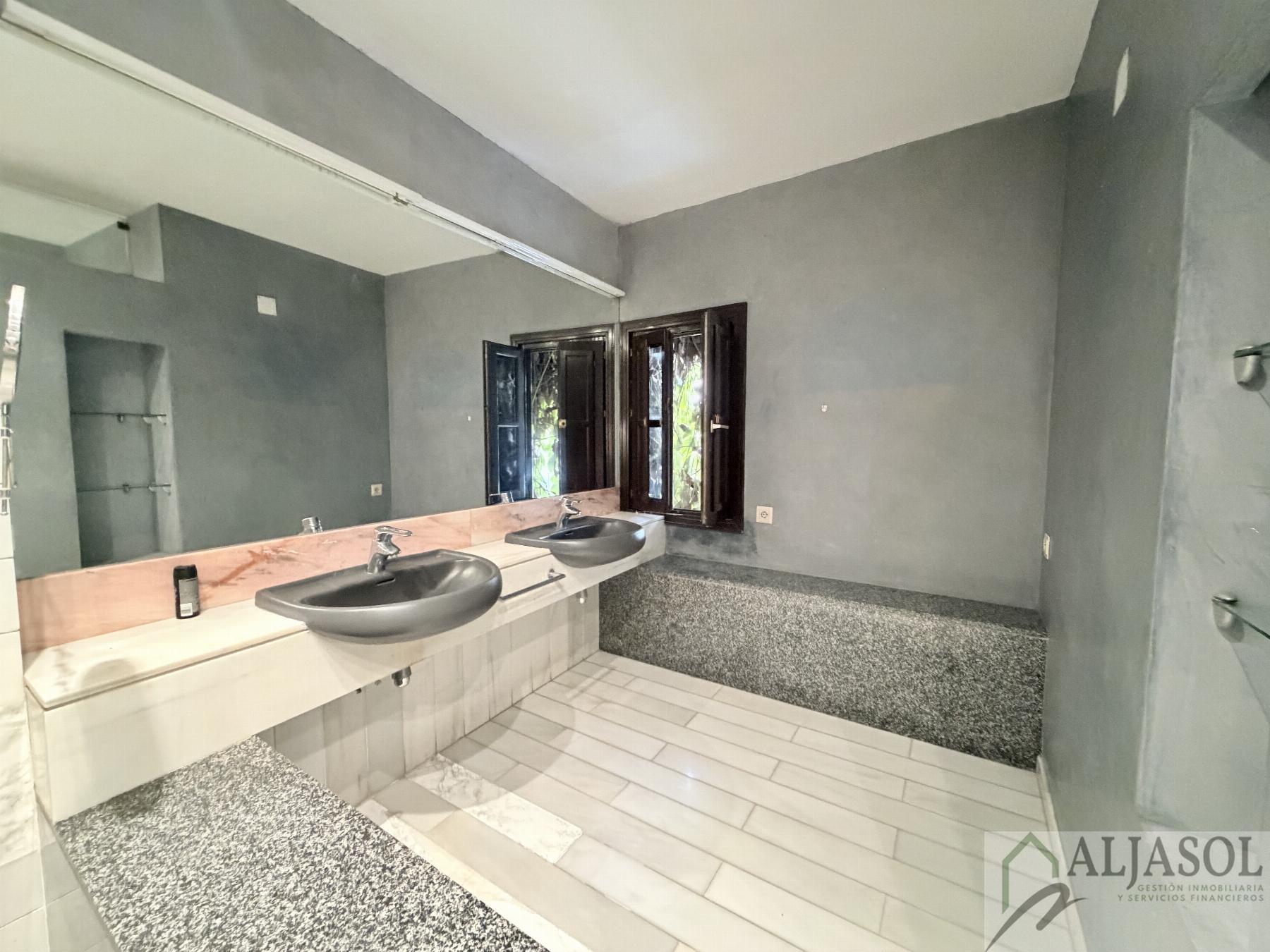 For sale of flat in Sevilla