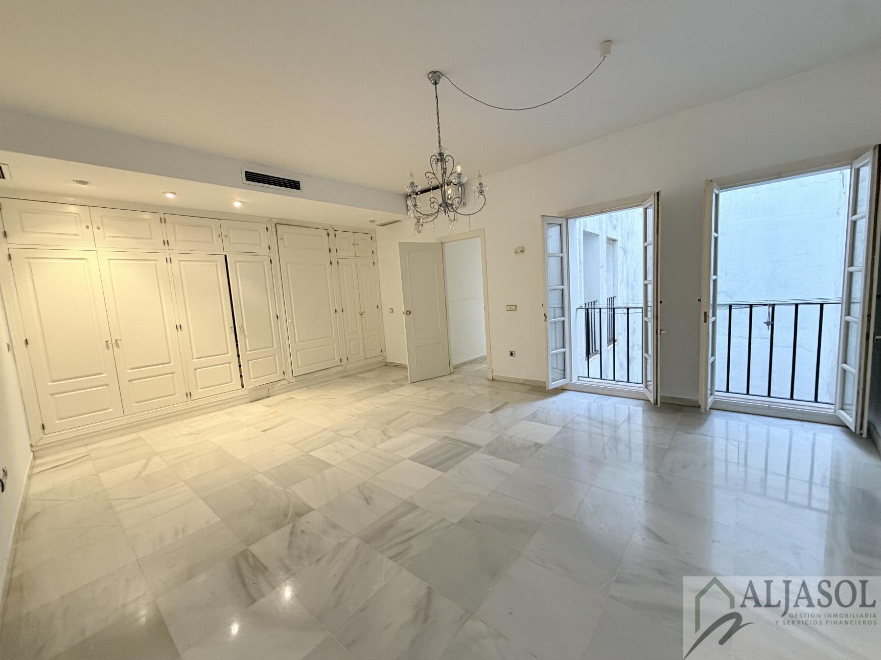 For sale of flat in Sevilla