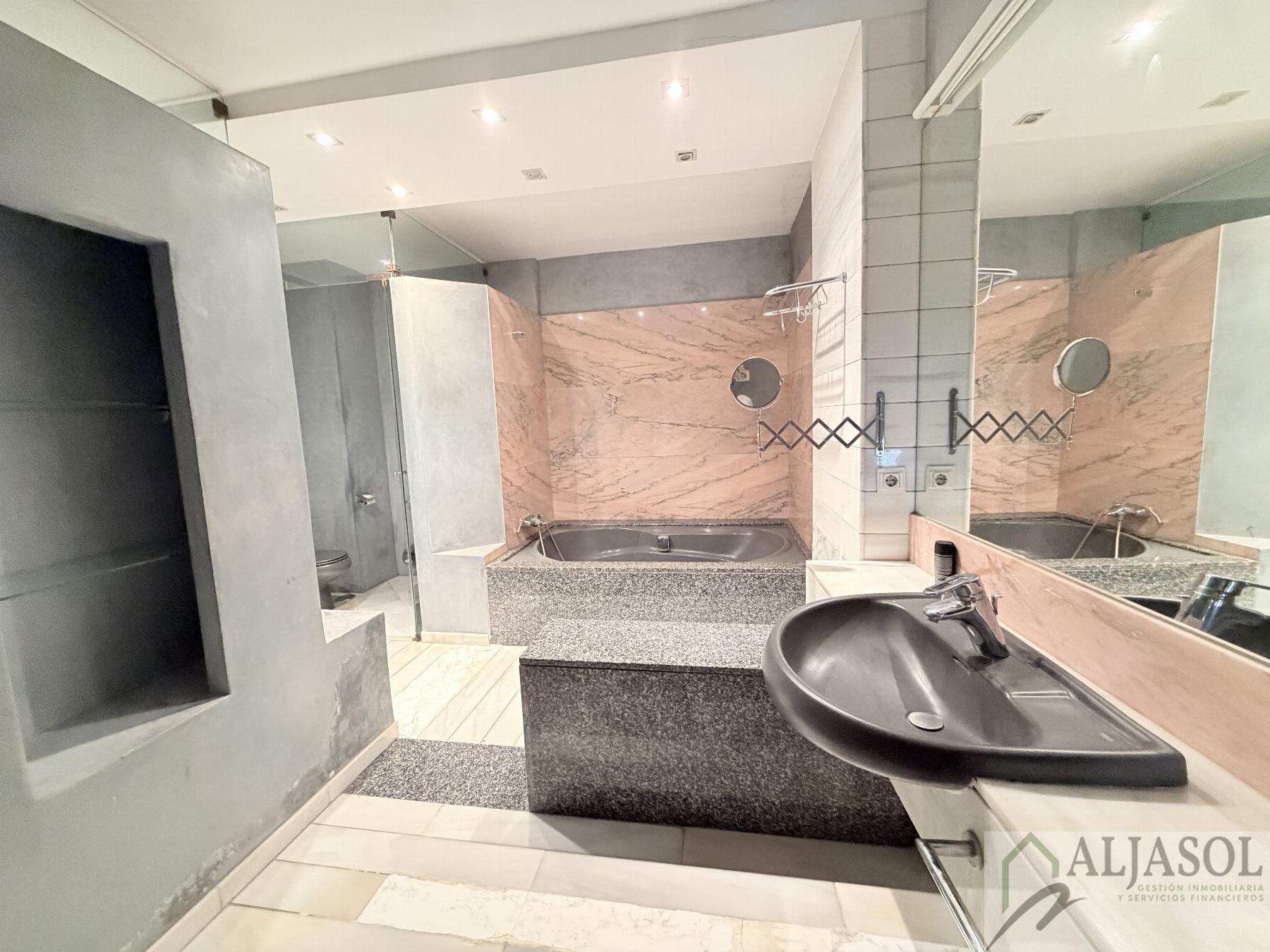 For sale of flat in Sevilla