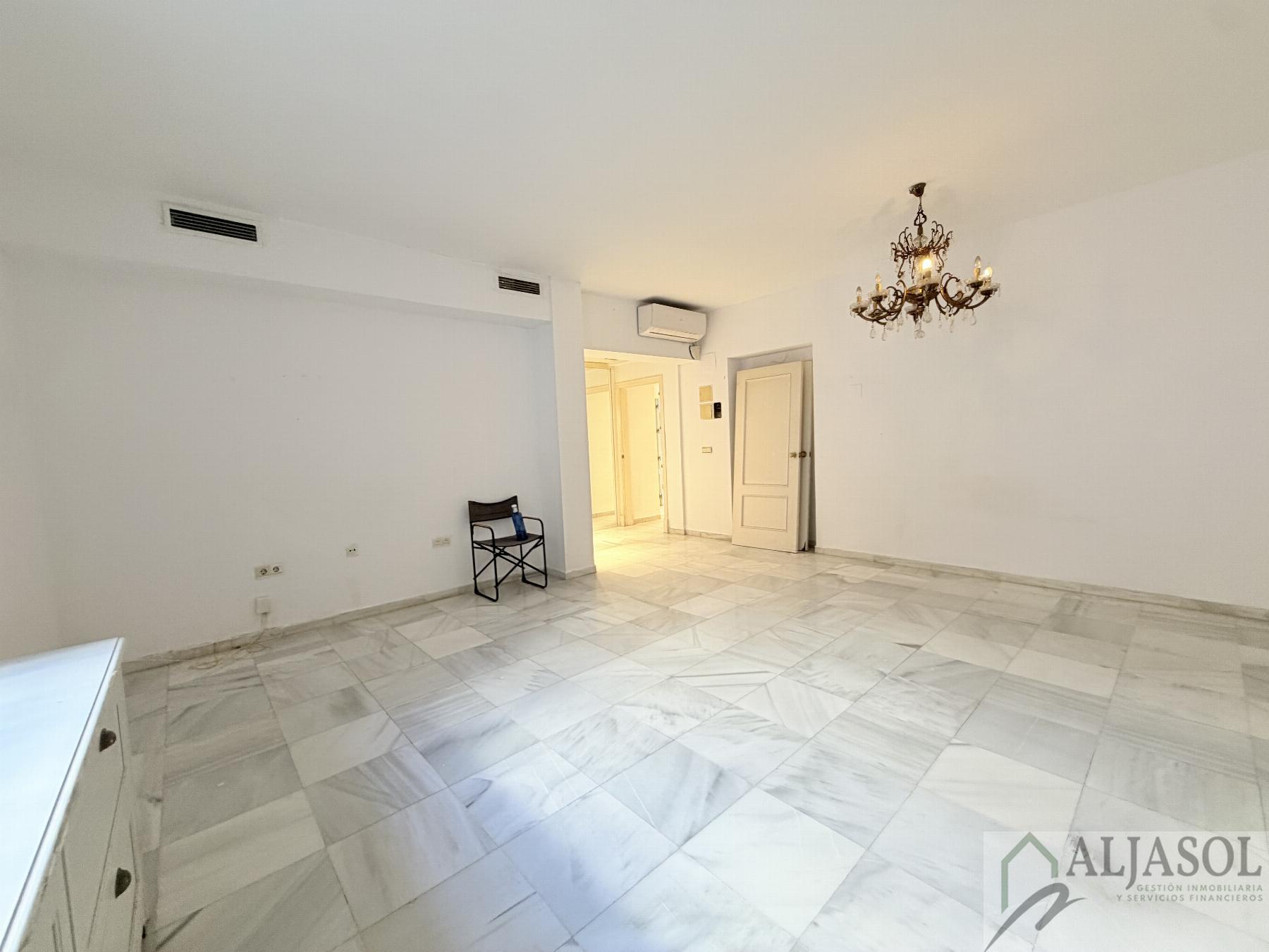 For sale of flat in Sevilla