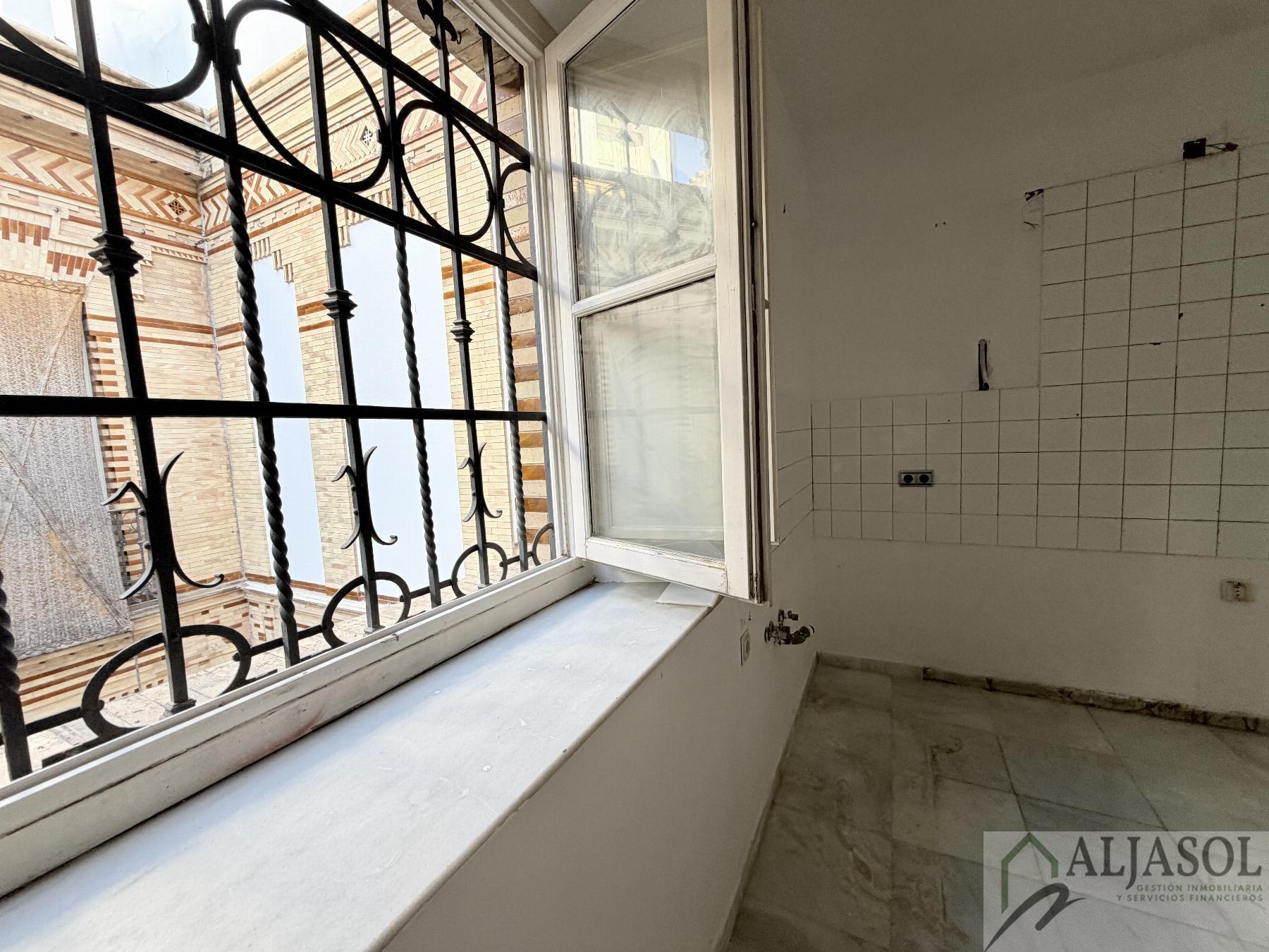 For sale of flat in Sevilla