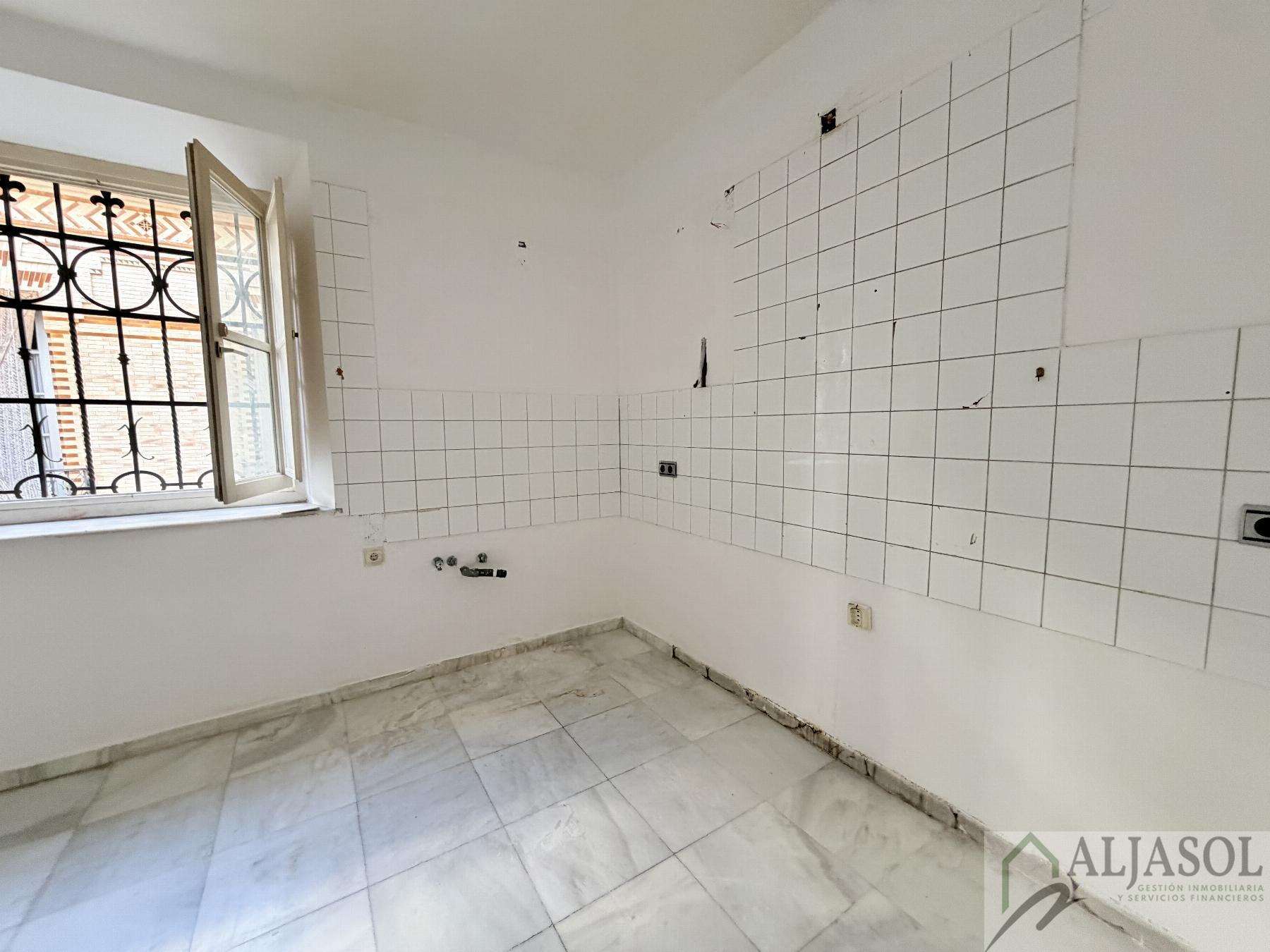 For sale of flat in Sevilla