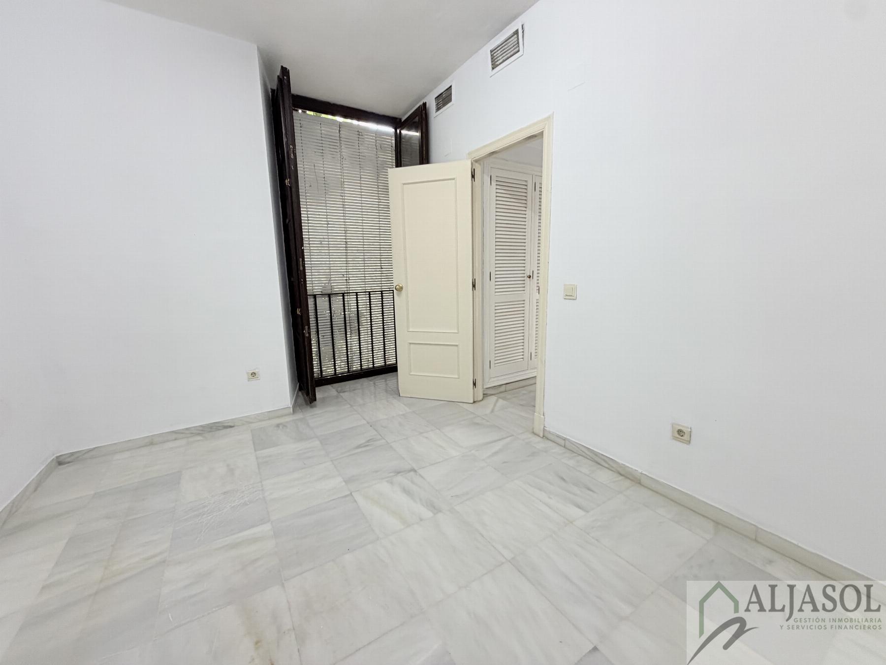 For sale of flat in Sevilla