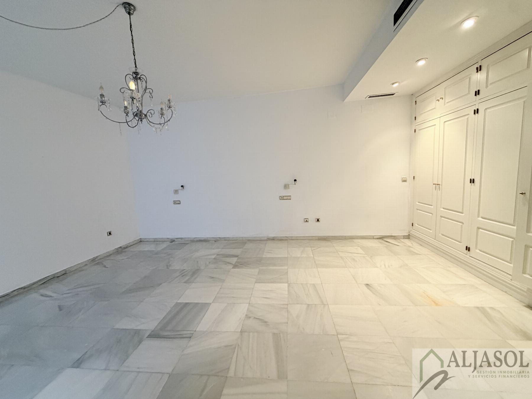 For sale of flat in Sevilla