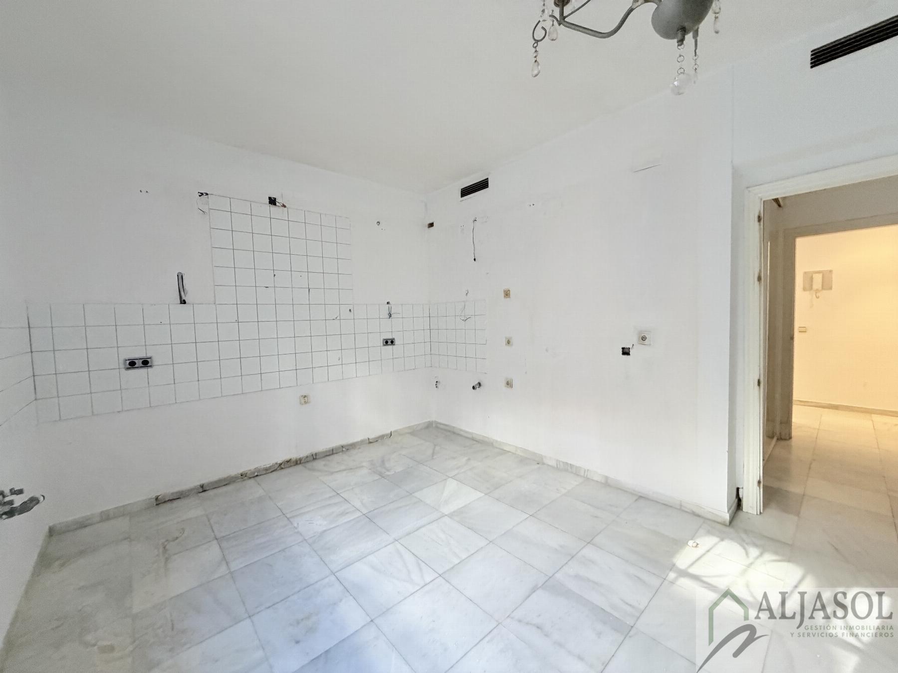For sale of flat in Sevilla