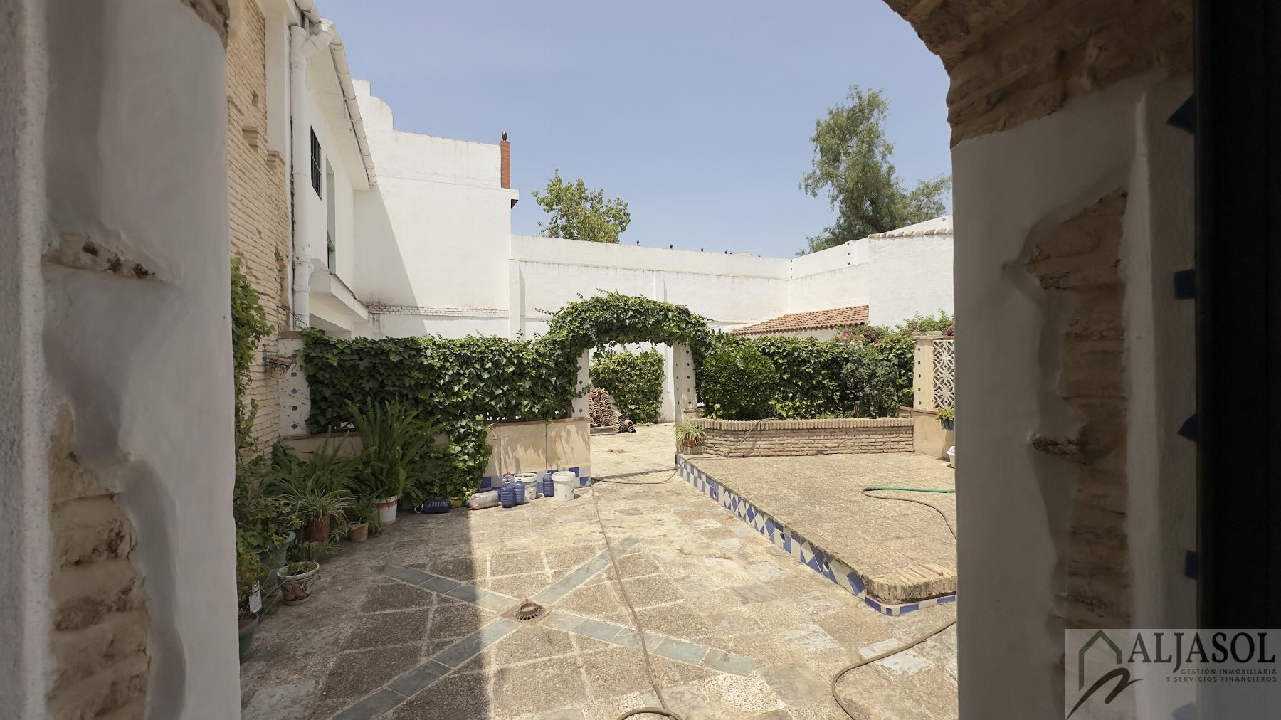 Venta de chalet en Umbrete