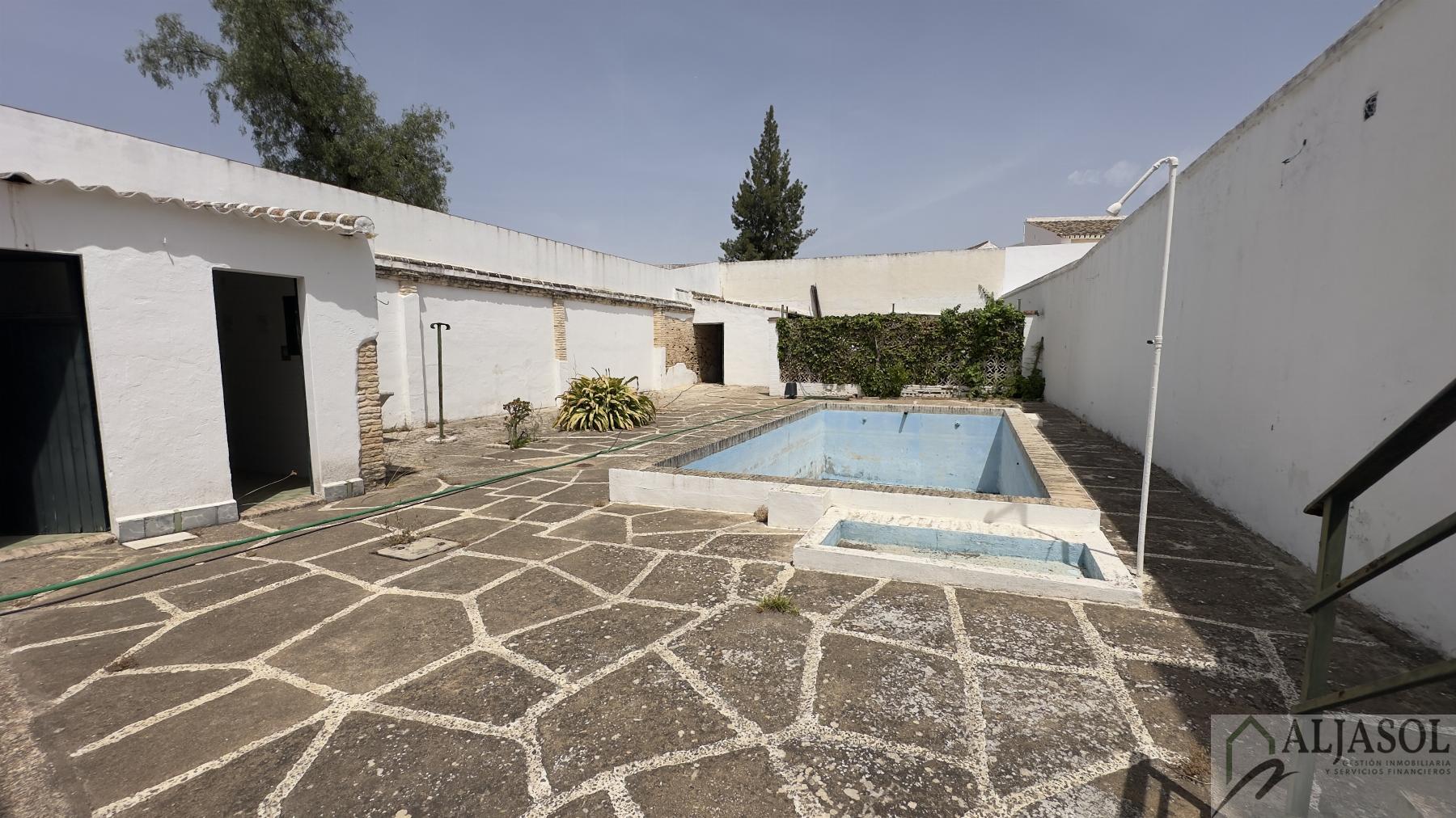 Venta de chalet en Umbrete