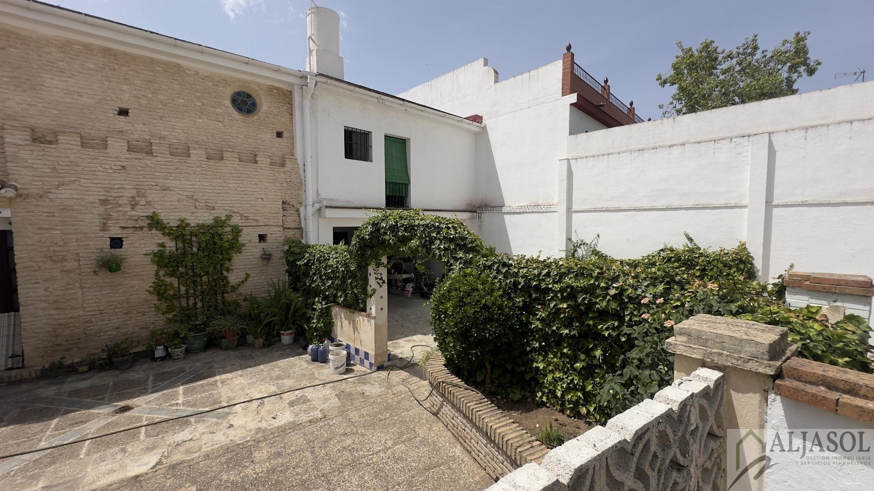 Venta de chalet en Umbrete