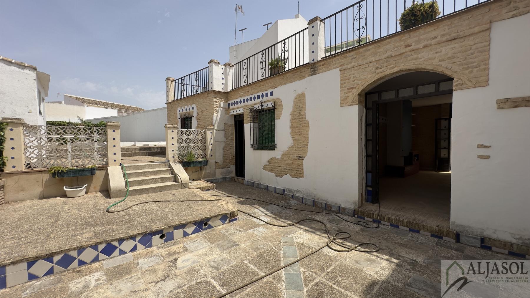 Venta de chalet en Umbrete