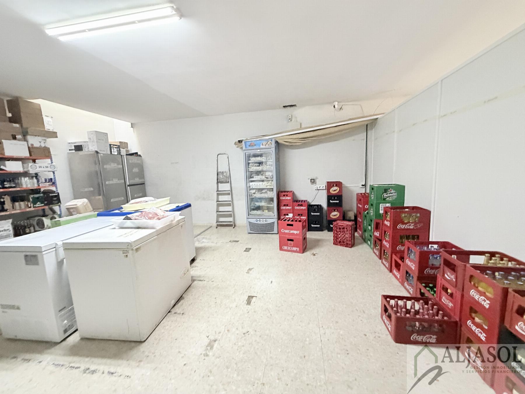Venta de local en Coria del Río
