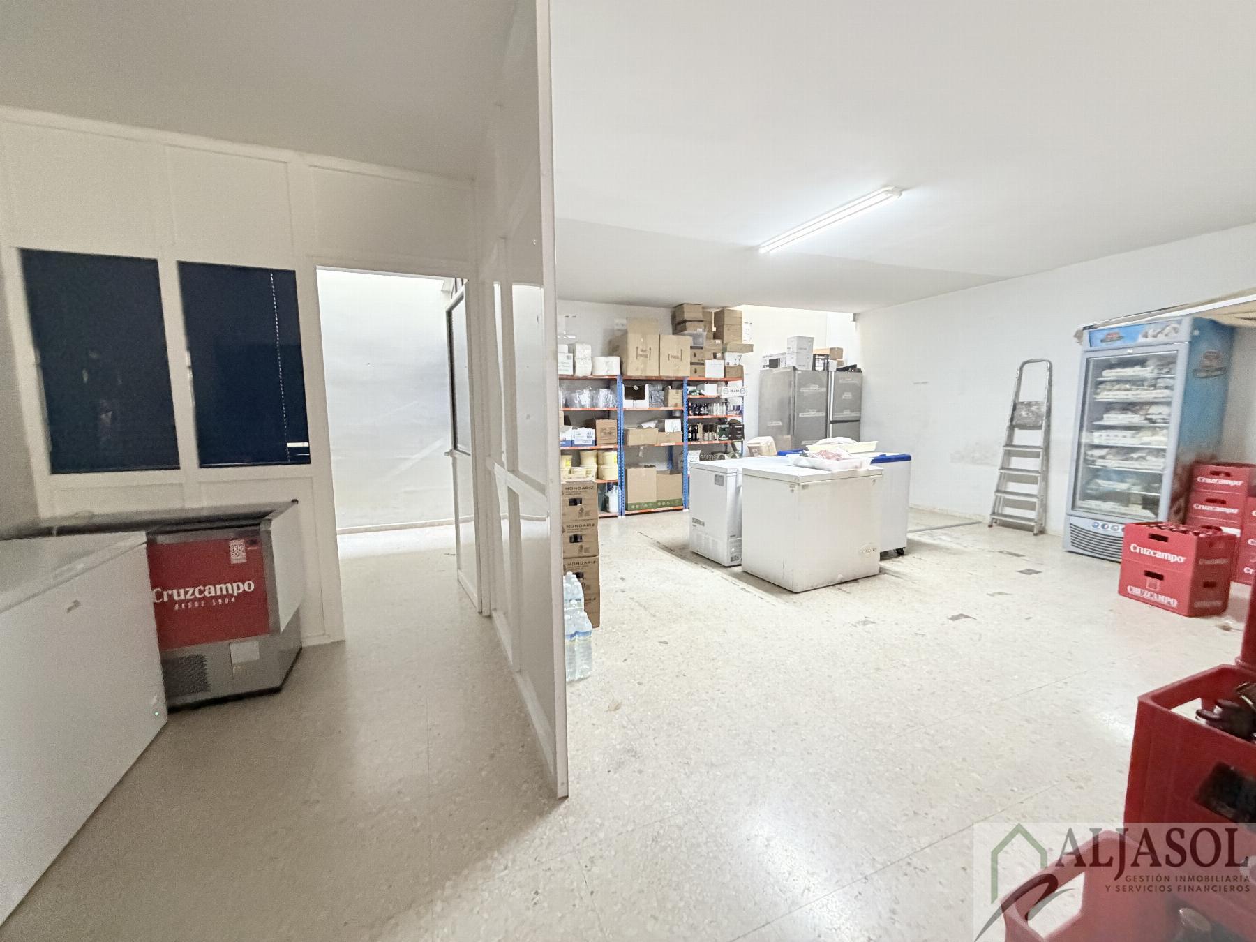 Venta de local en Coria del Río