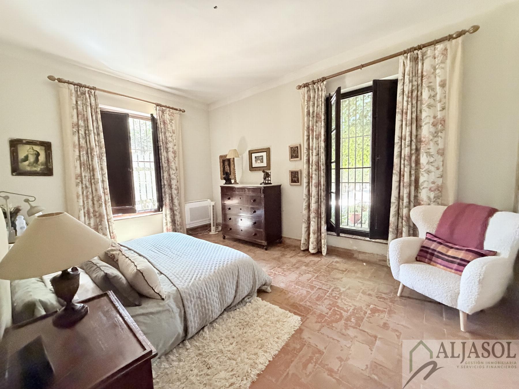 Venta de chalet en Bollullos de la Mitación