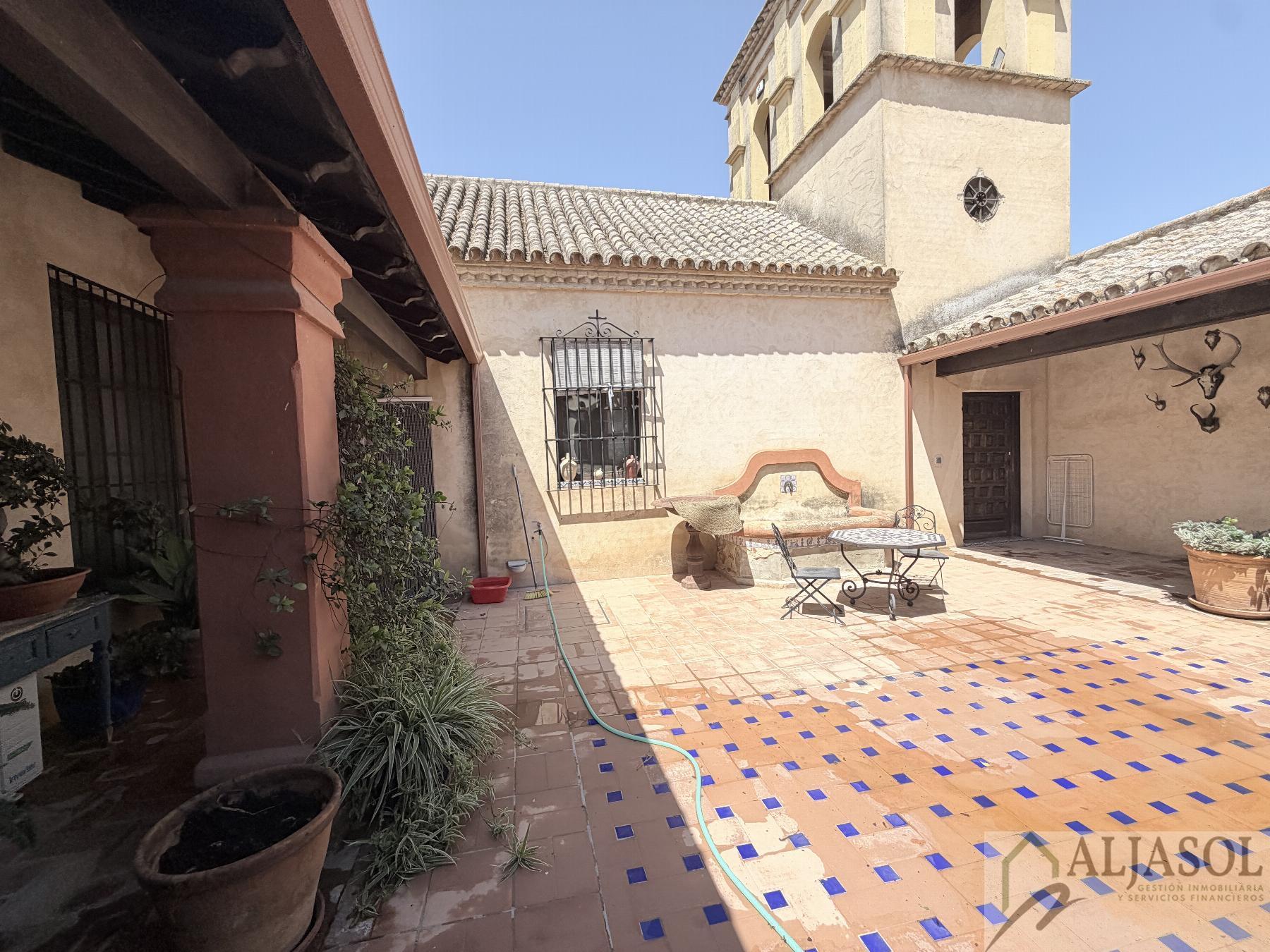 Venta de chalet en Bollullos de la Mitación