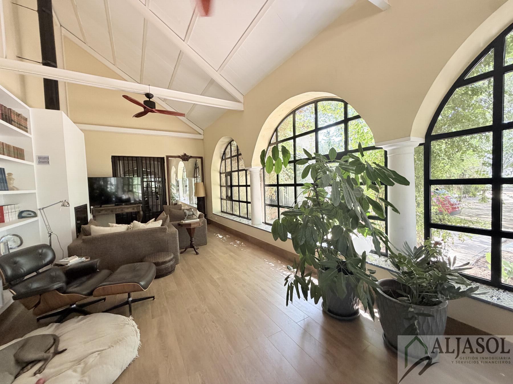 Venta de chalet en Bollullos de la Mitación