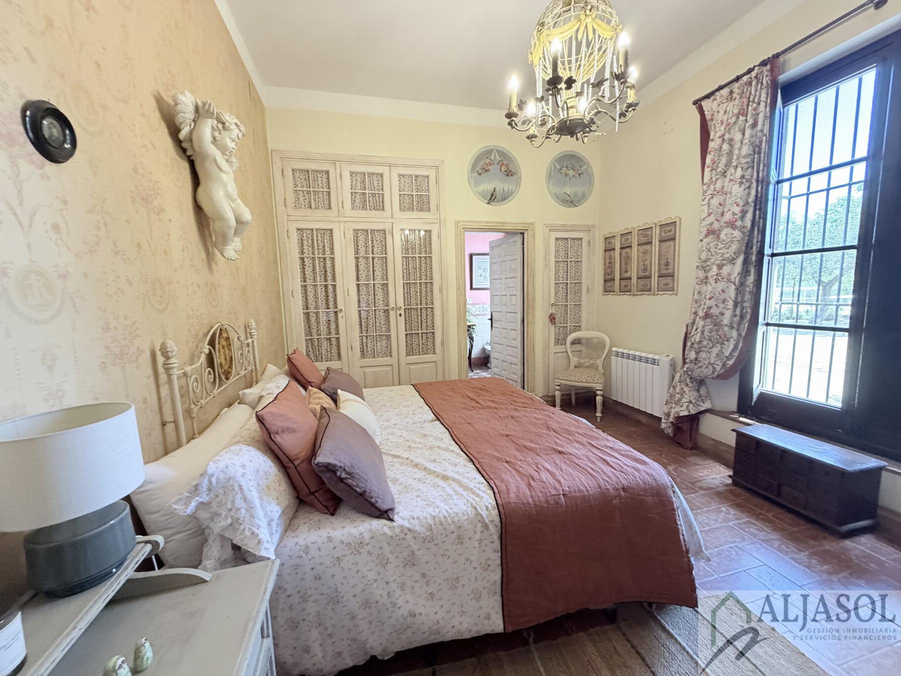 Venta de chalet en Bollullos de la Mitación