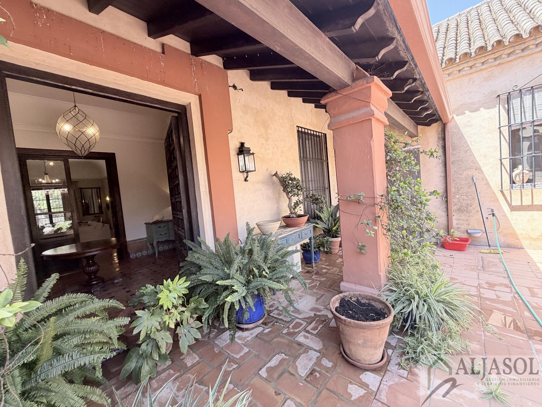 Venta de chalet en Bollullos de la Mitación