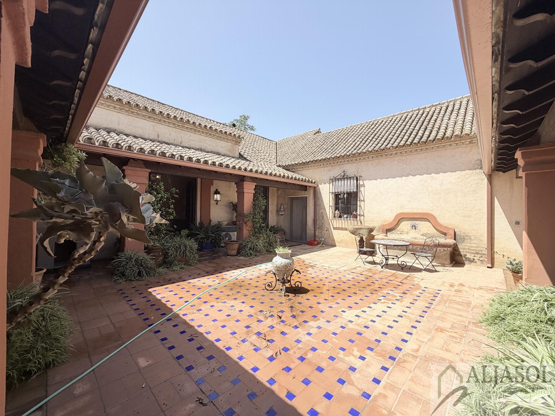 Venta de chalet en Bollullos de la Mitación