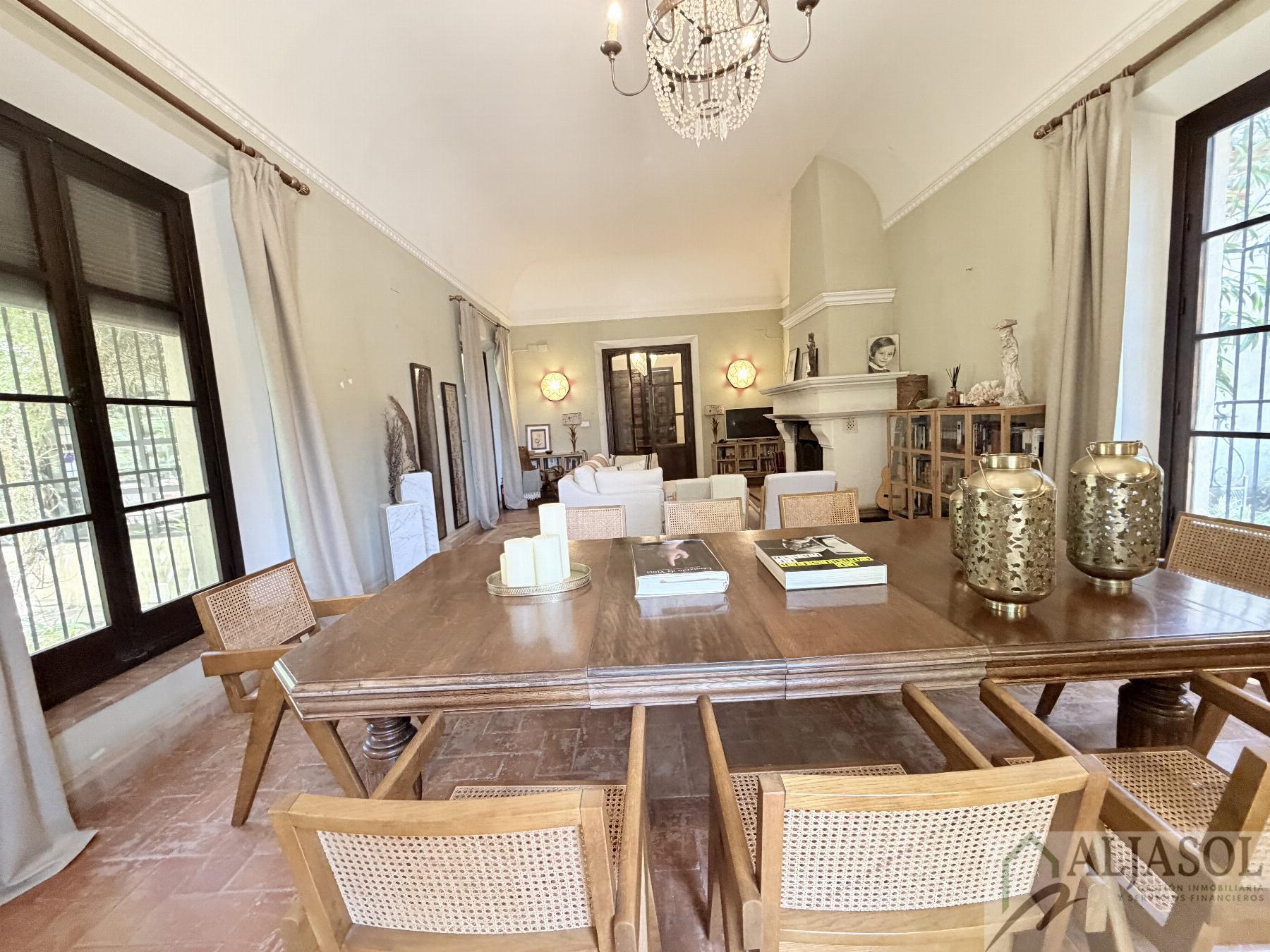 Venta de chalet en Bollullos de la Mitación