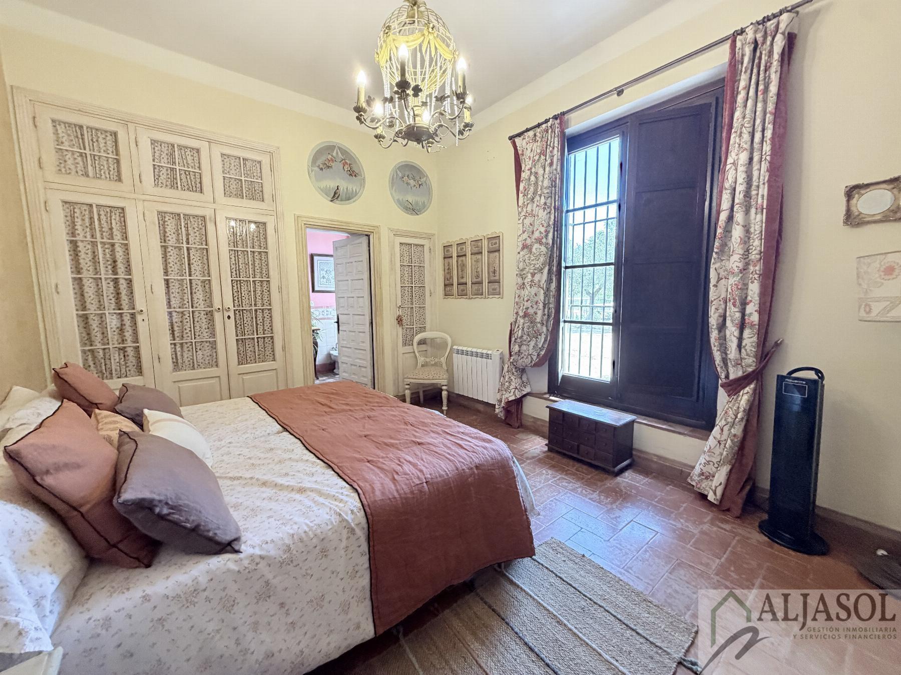 Venta de chalet en Bollullos de la Mitación