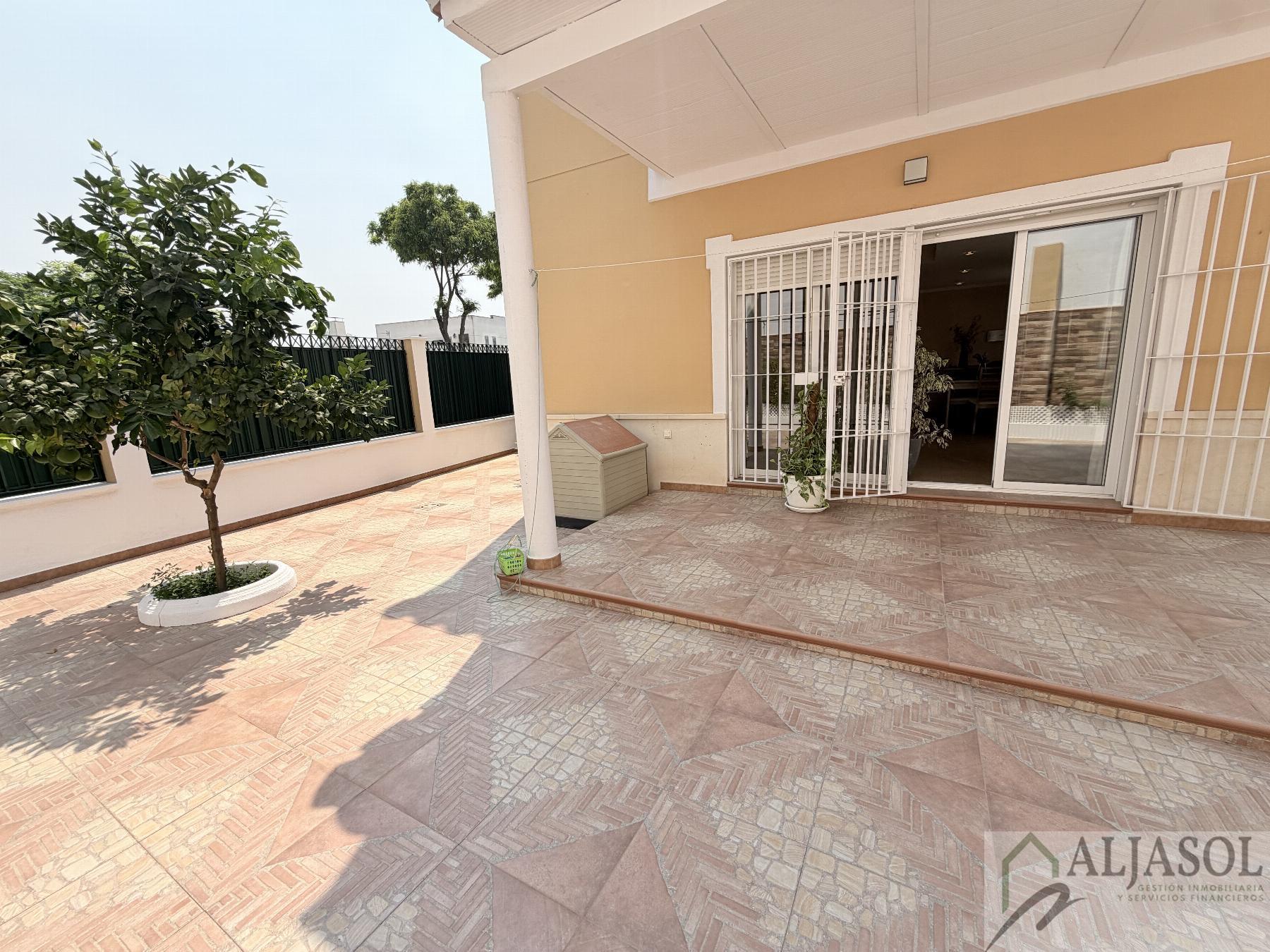 Venta de chalet en Espartinas