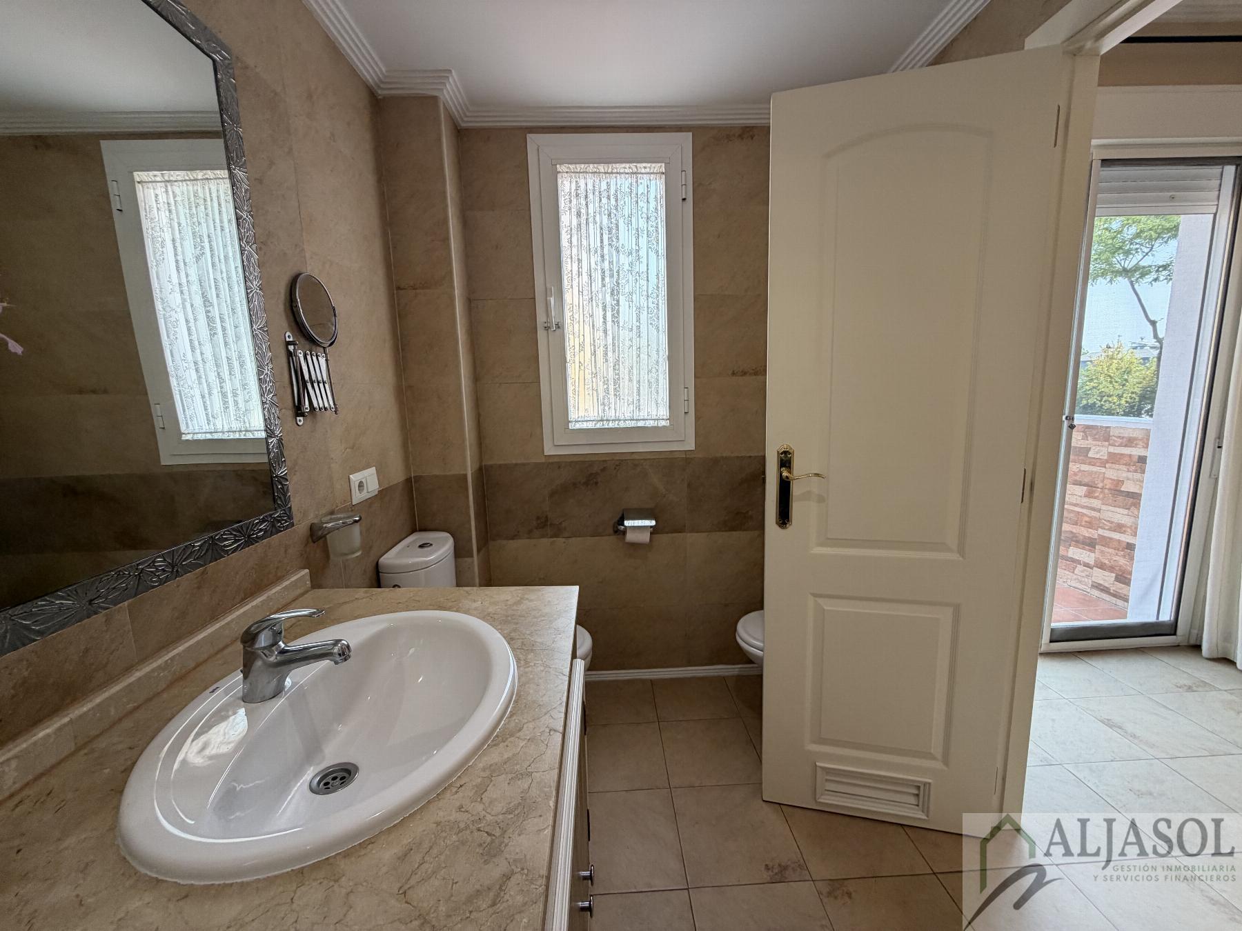 Venta de chalet en Espartinas