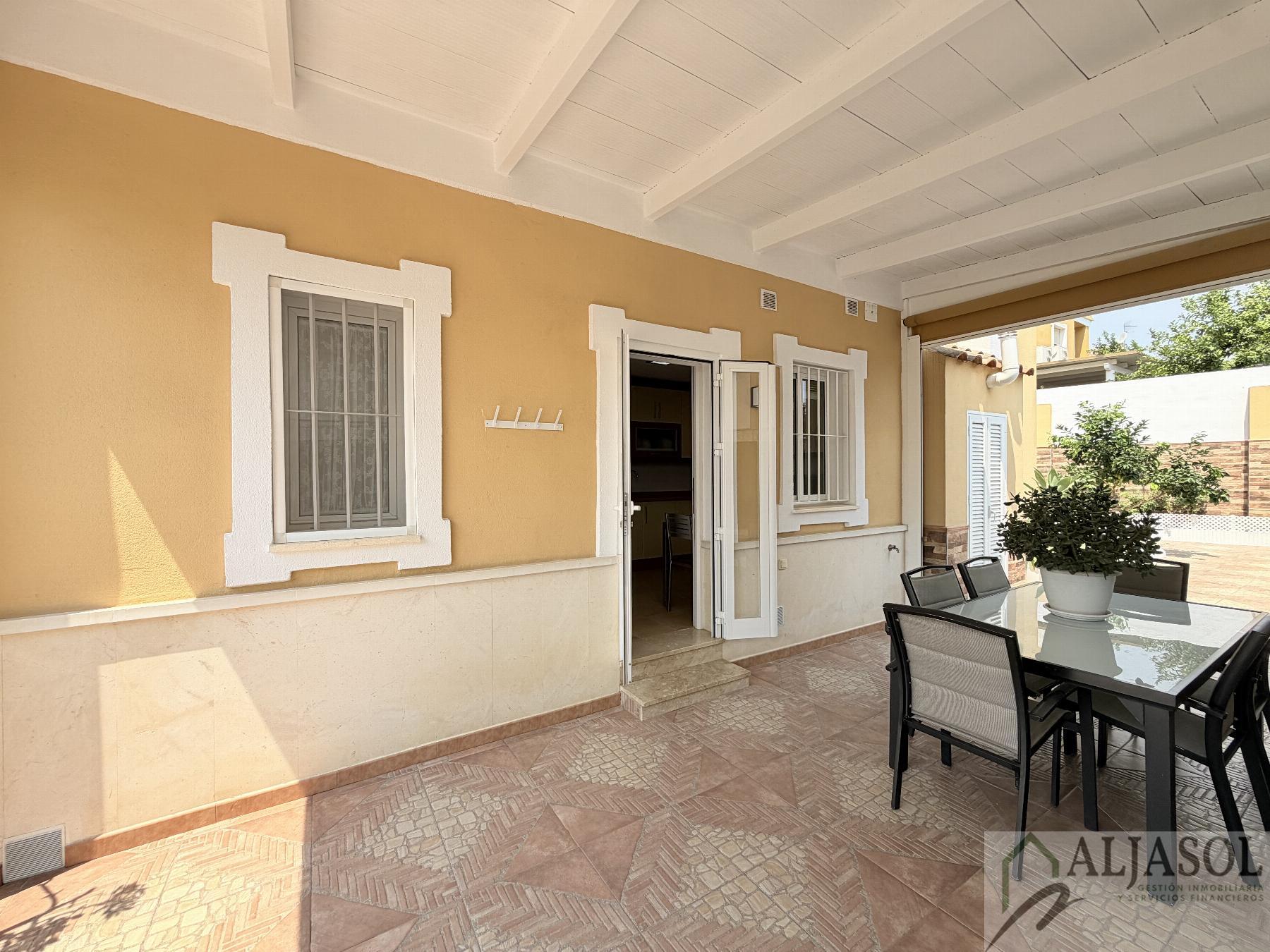 Venta de chalet en Espartinas