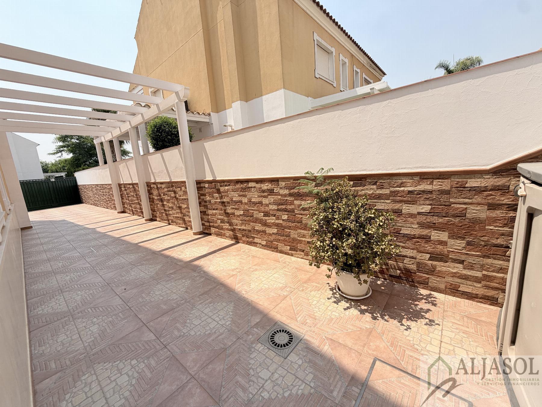 Venta de chalet en Espartinas
