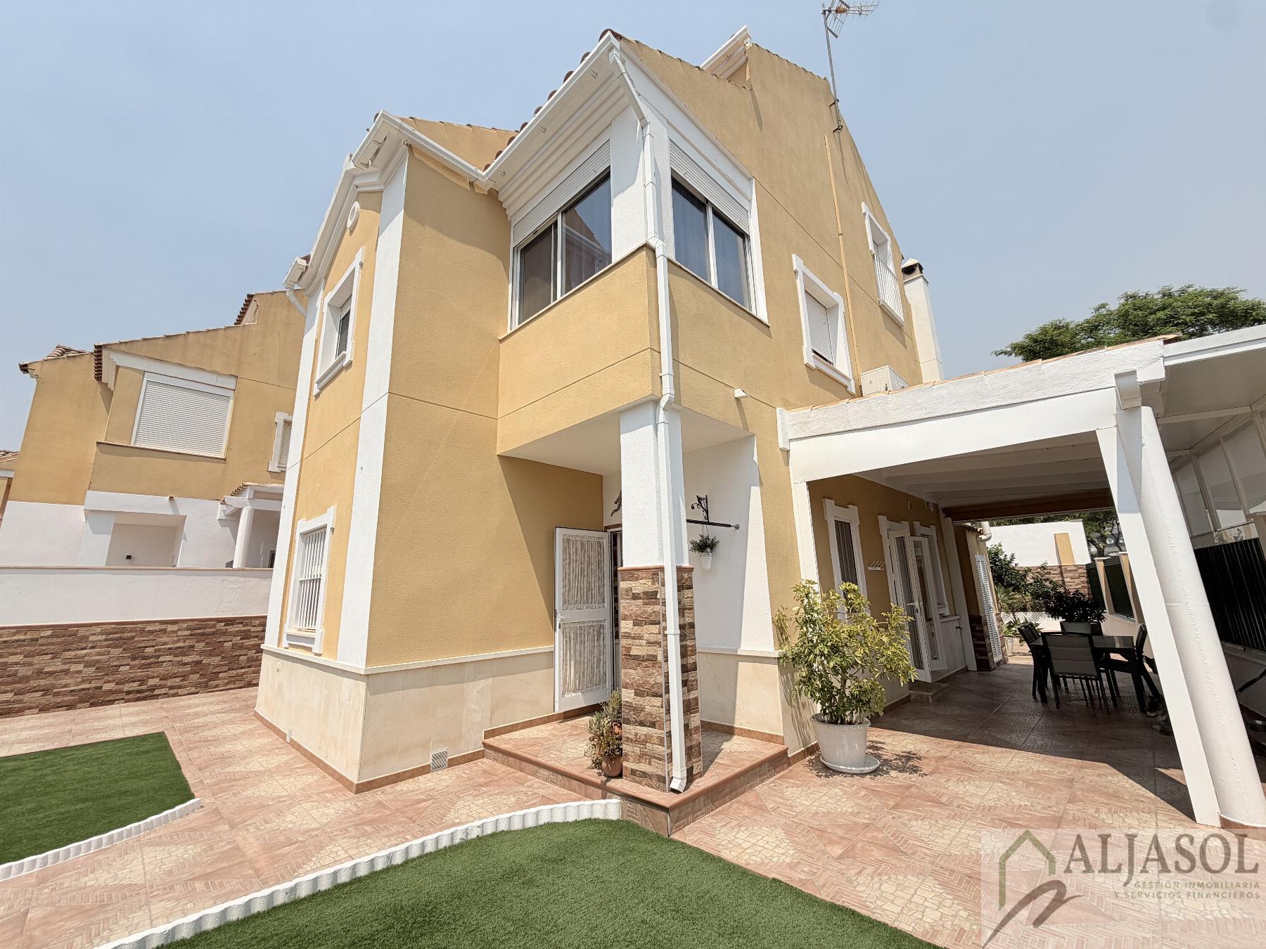 Venta de chalet en Espartinas
