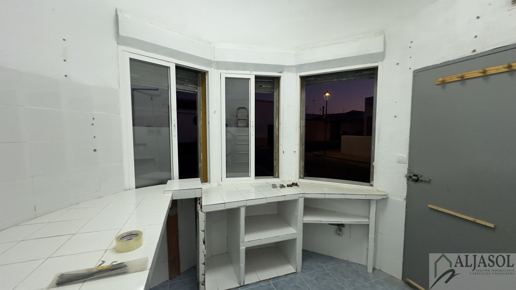 Venta de local en Villanueva del Ariscal