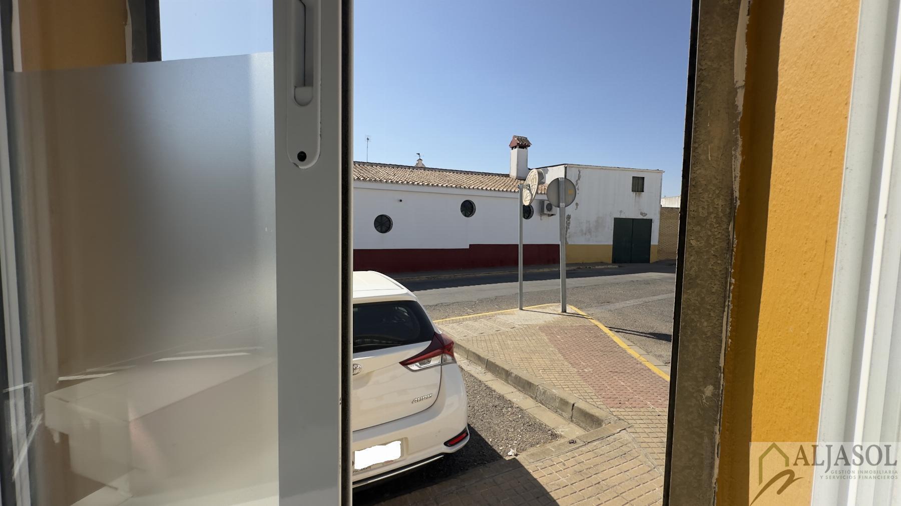 Venta de local en Villanueva del Ariscal