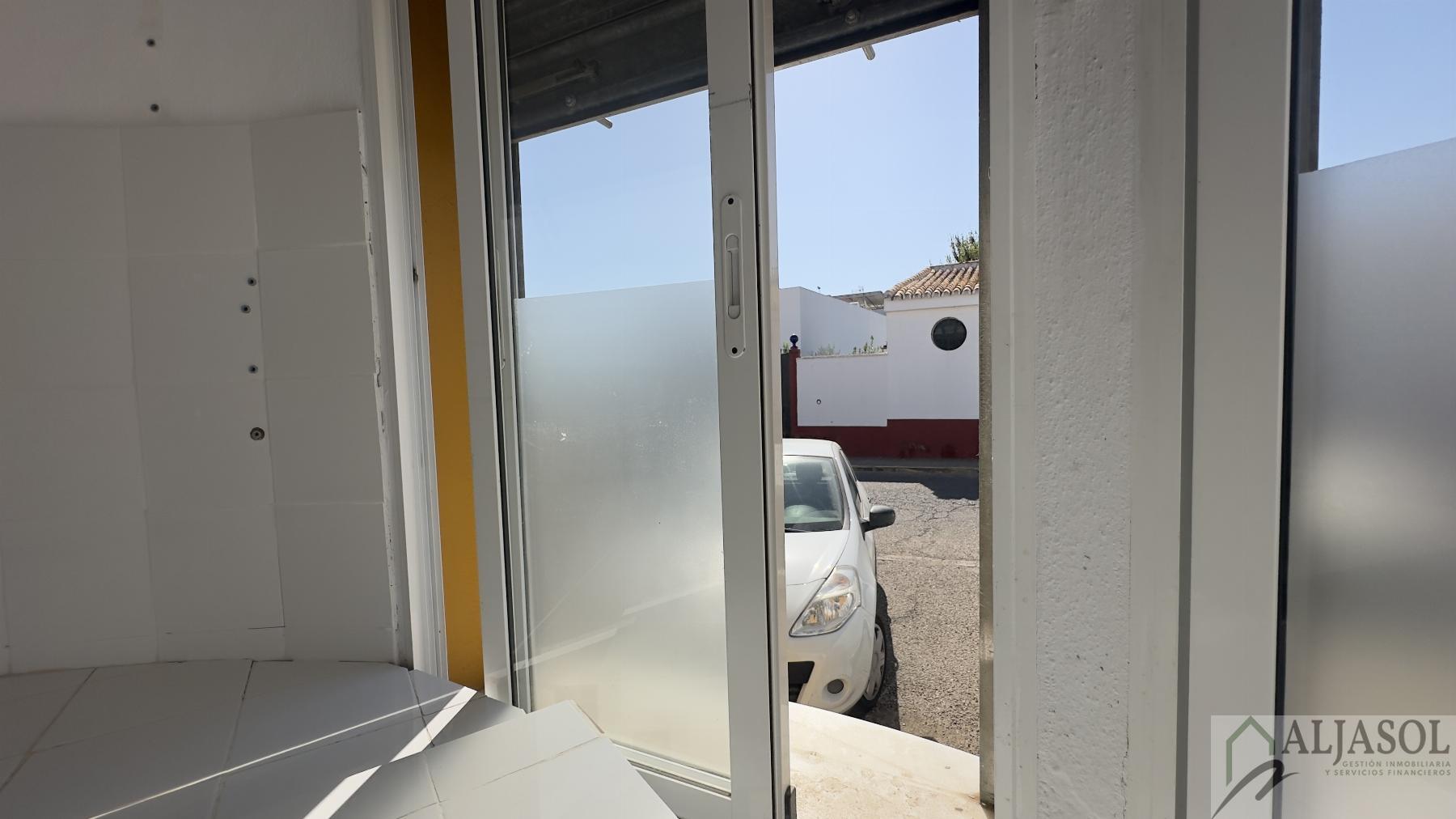 Venta de local en Villanueva del Ariscal