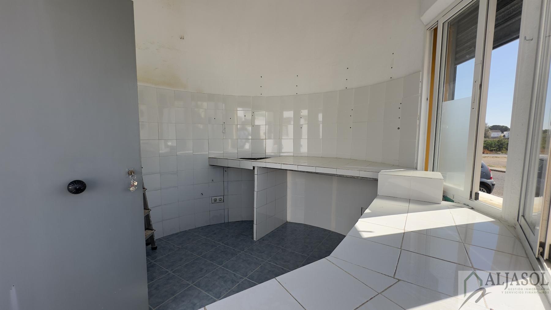 Venta de local en Villanueva del Ariscal
