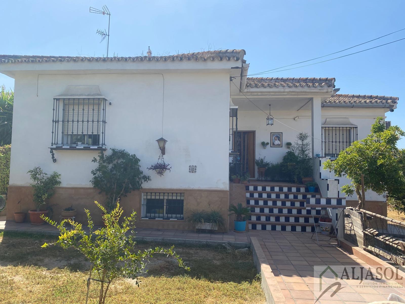 Venta de chalet en Salteras