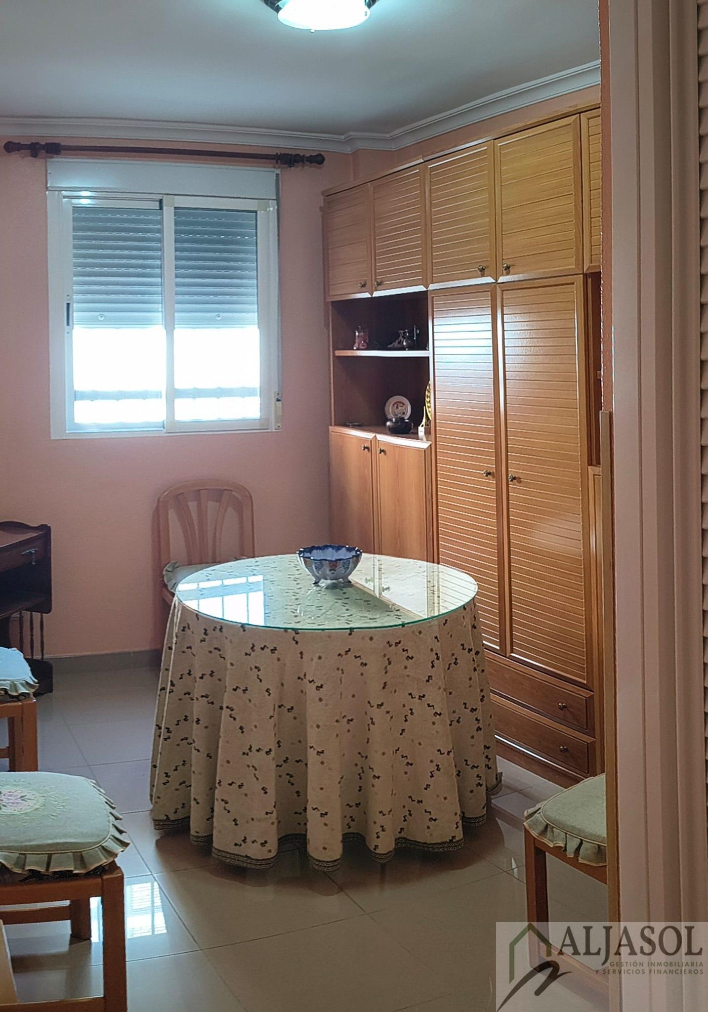 Venta de piso en Gines