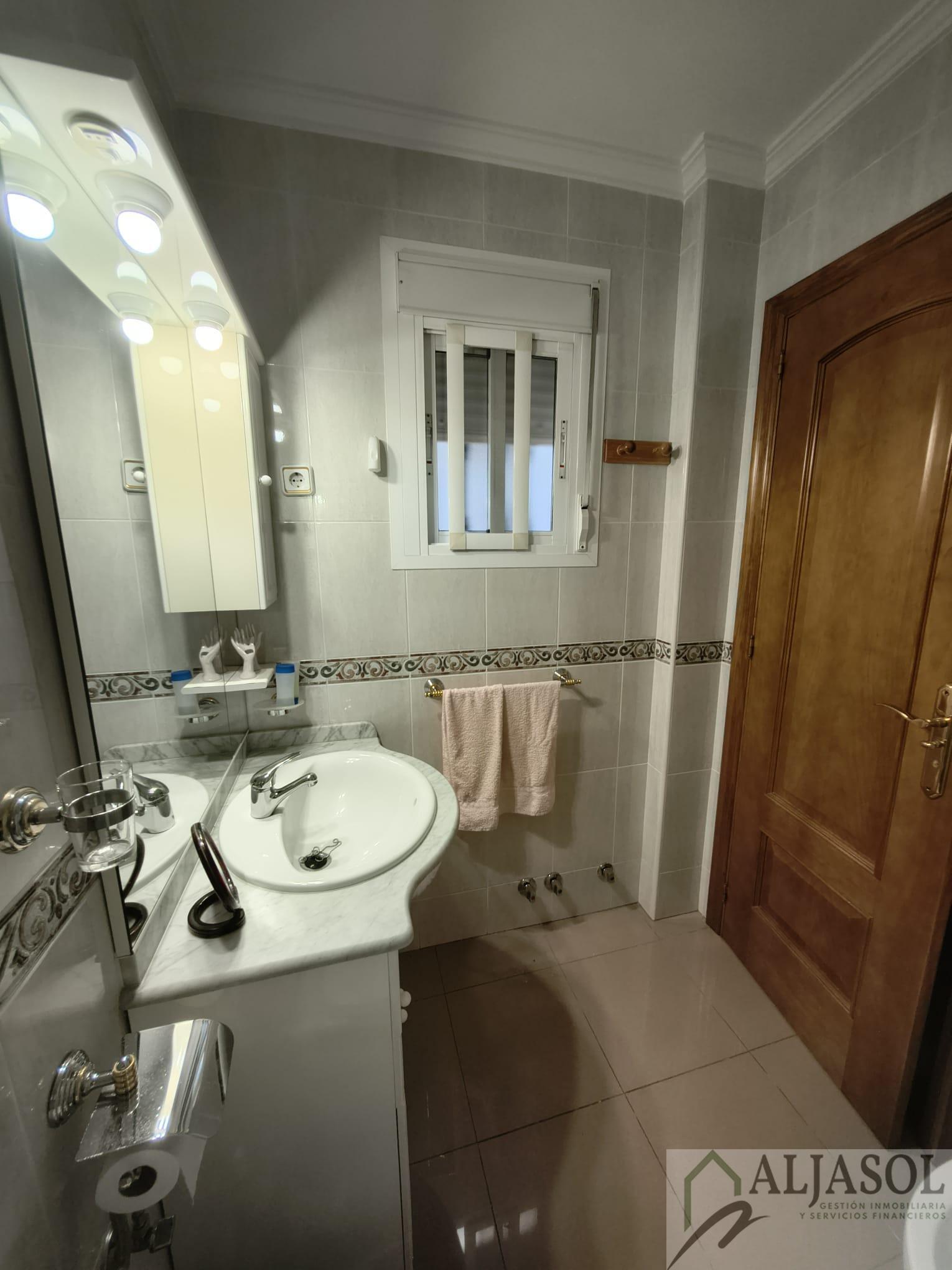 Venta de piso en Gines