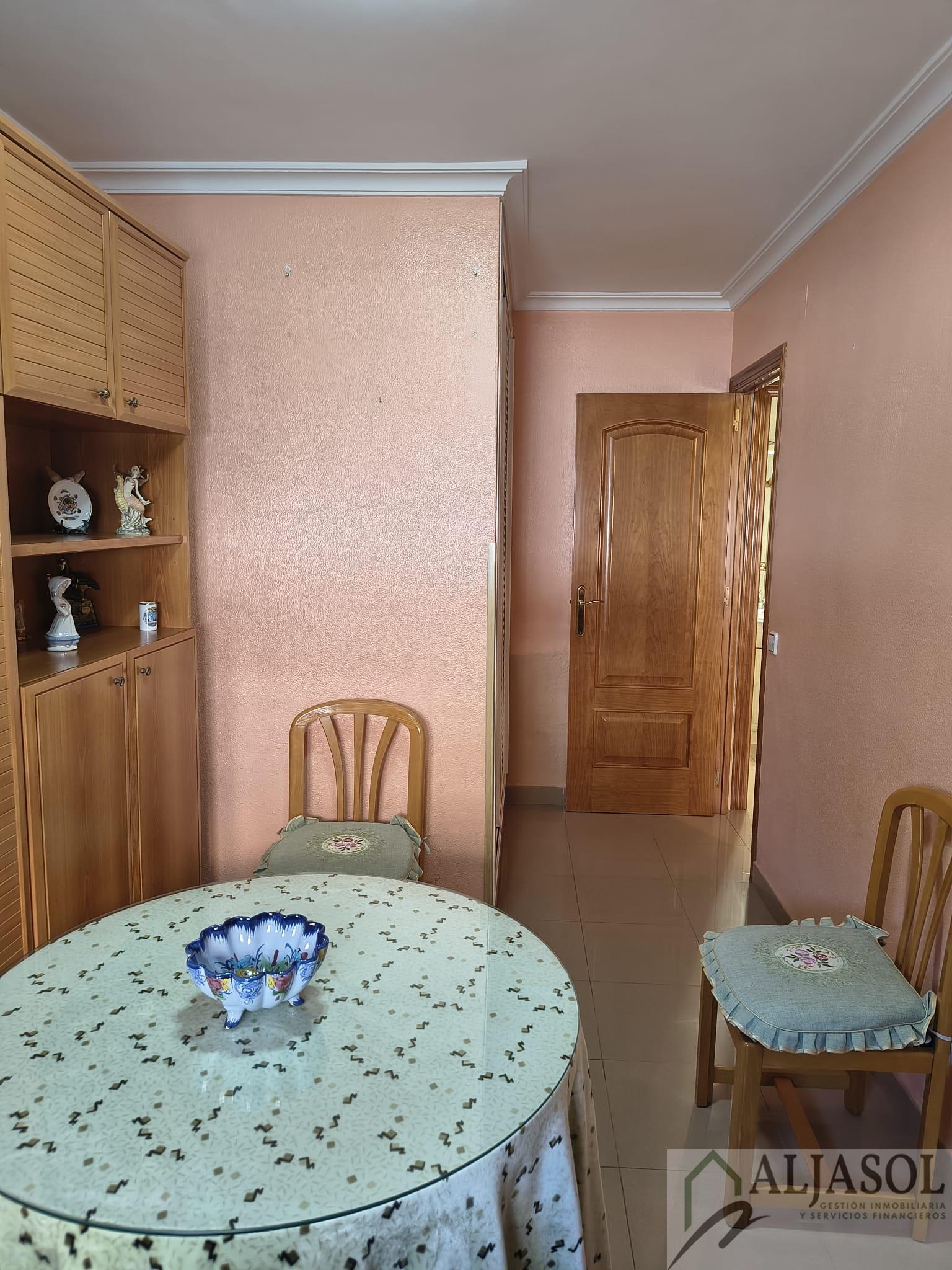 Venta de piso en Gines